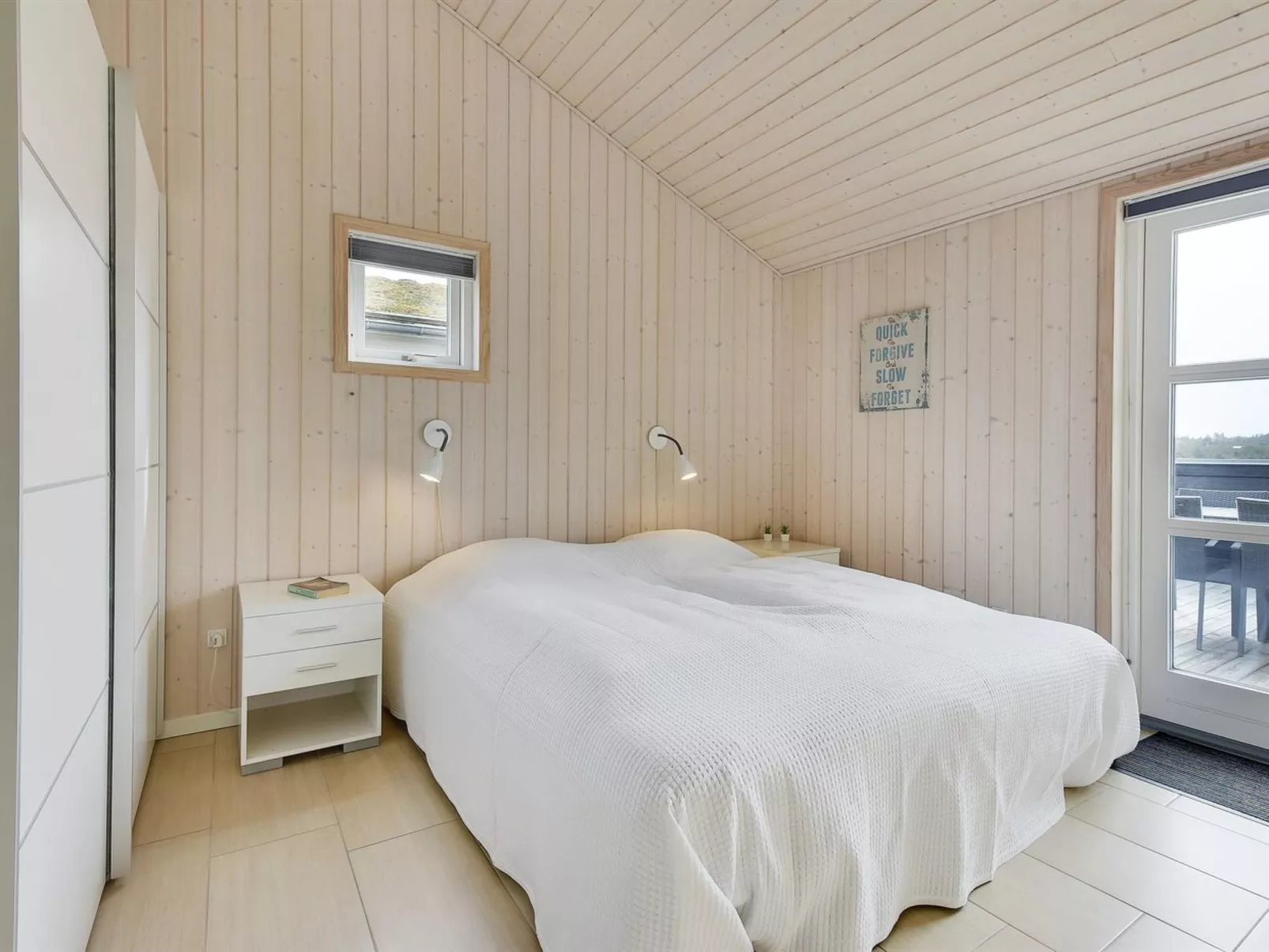 "Tessie" - 1.2km from the sea - Drinnen