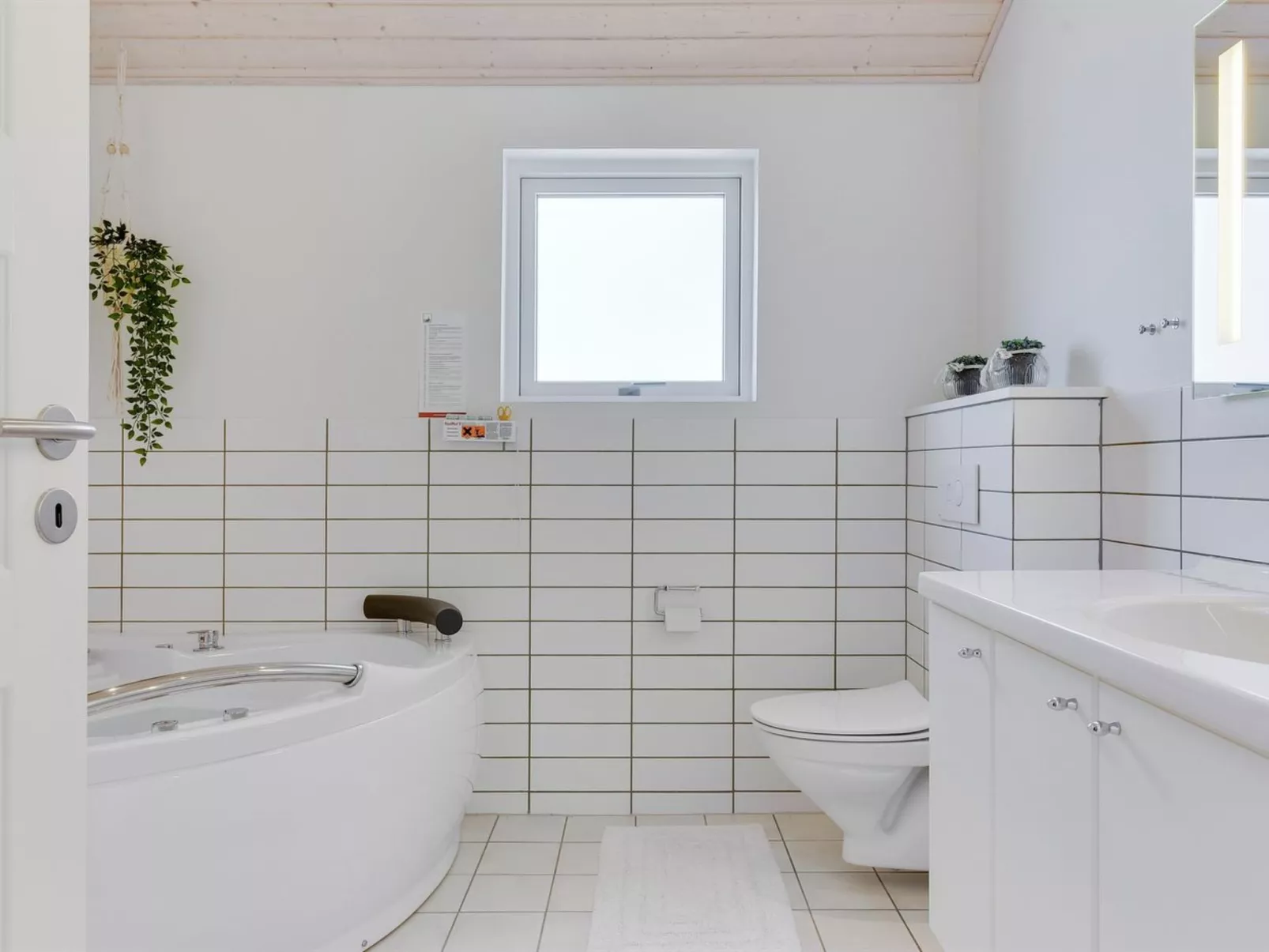 "Tessie" - 1.2km from the sea - Drinnen