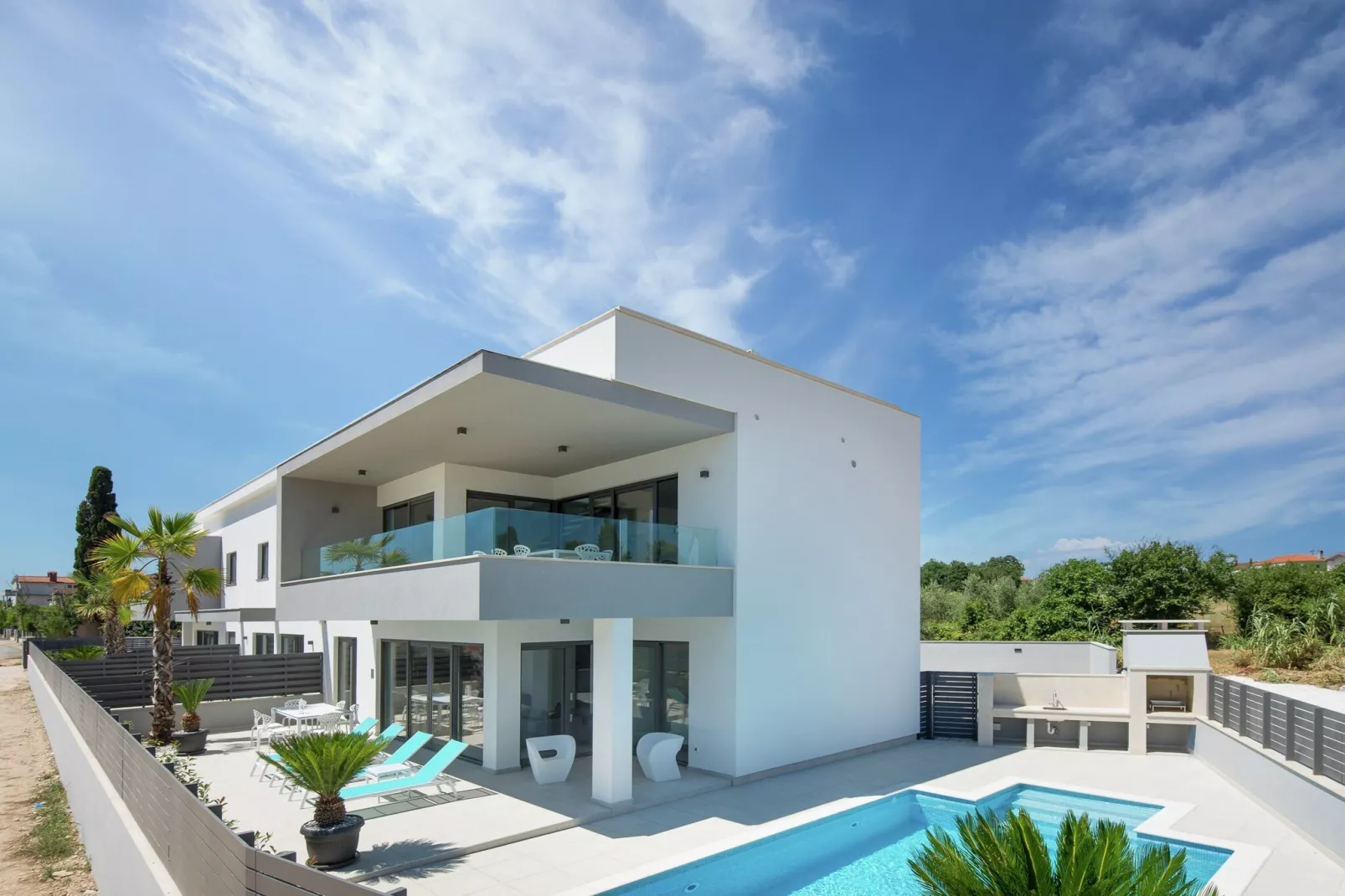 Villa Fasana - Exterior in summer