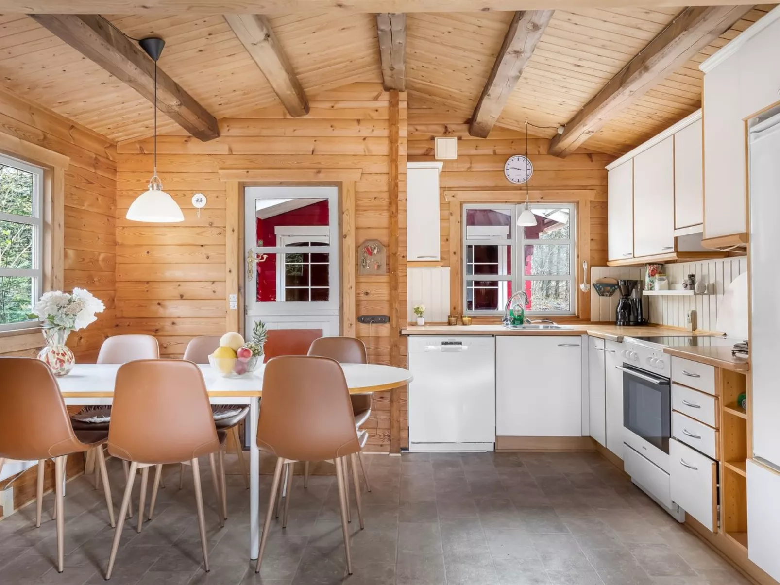 "Rasmus" - 29km from the sea - Inside