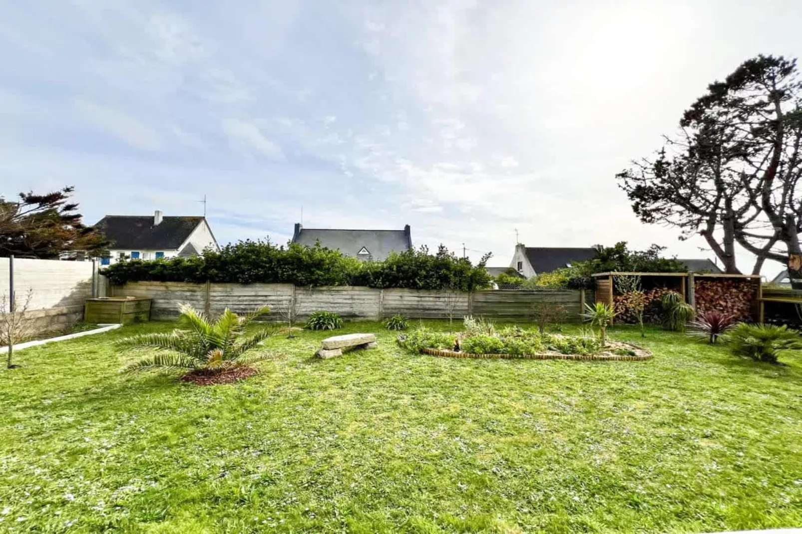 TY OUESSANT - Garten Sommer