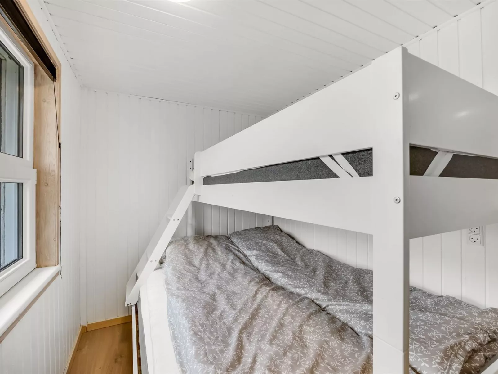 "Vilhelmiina" - 350m from the sea - Drinnen