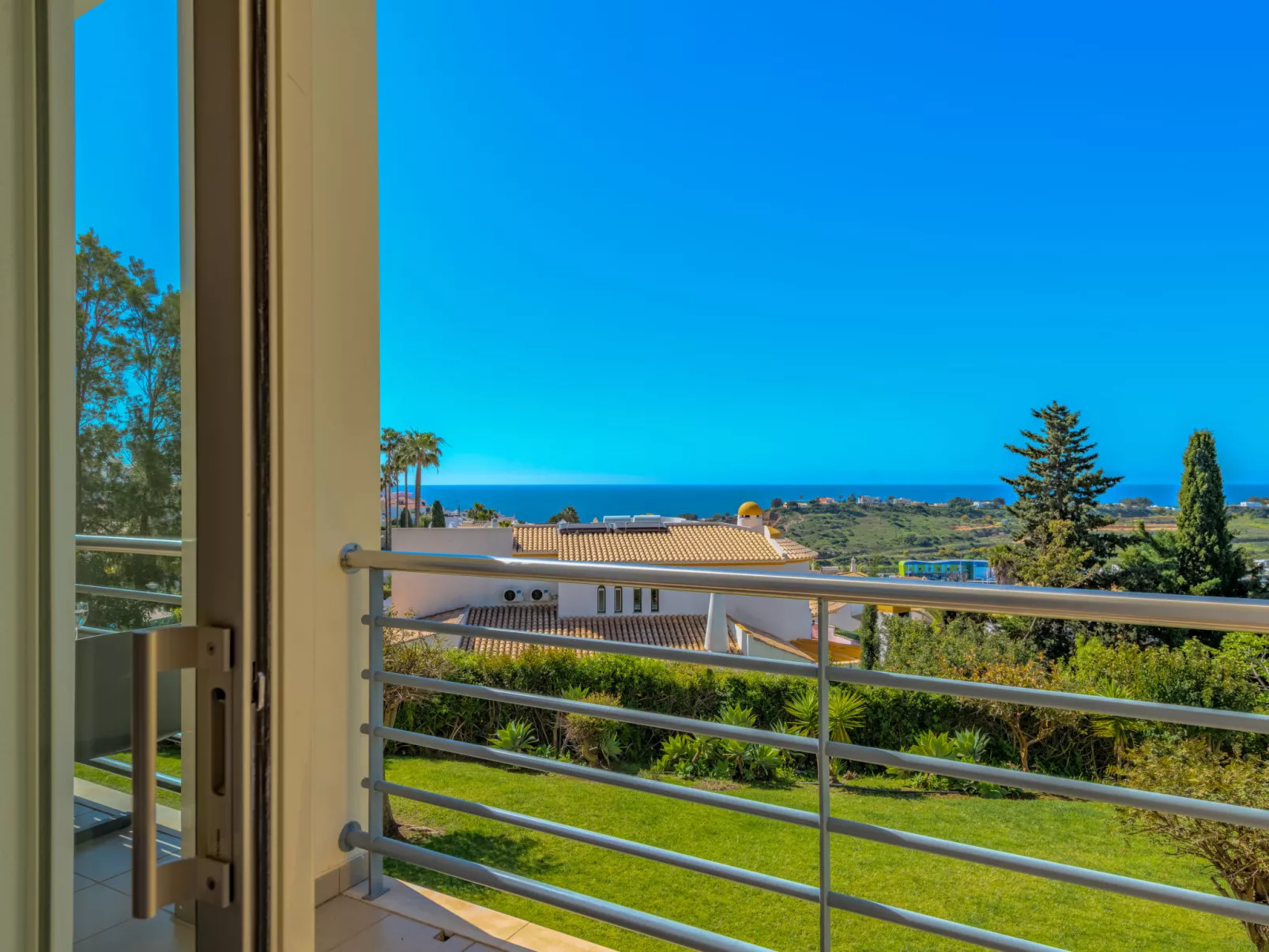 Vista Mar - Outside