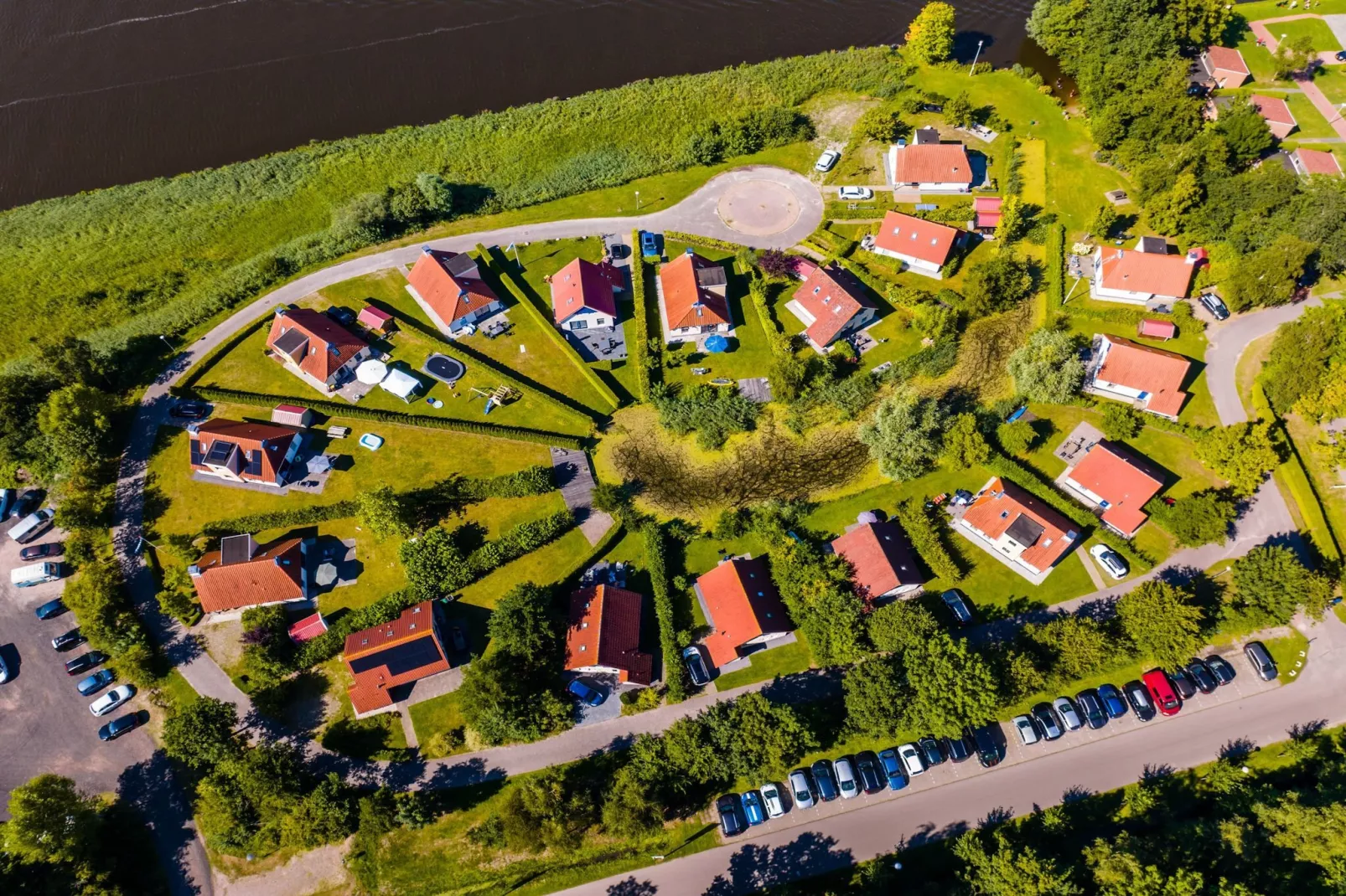 Vakantiepark Bergumermeer 7 - Gebiete Sommer 1 km