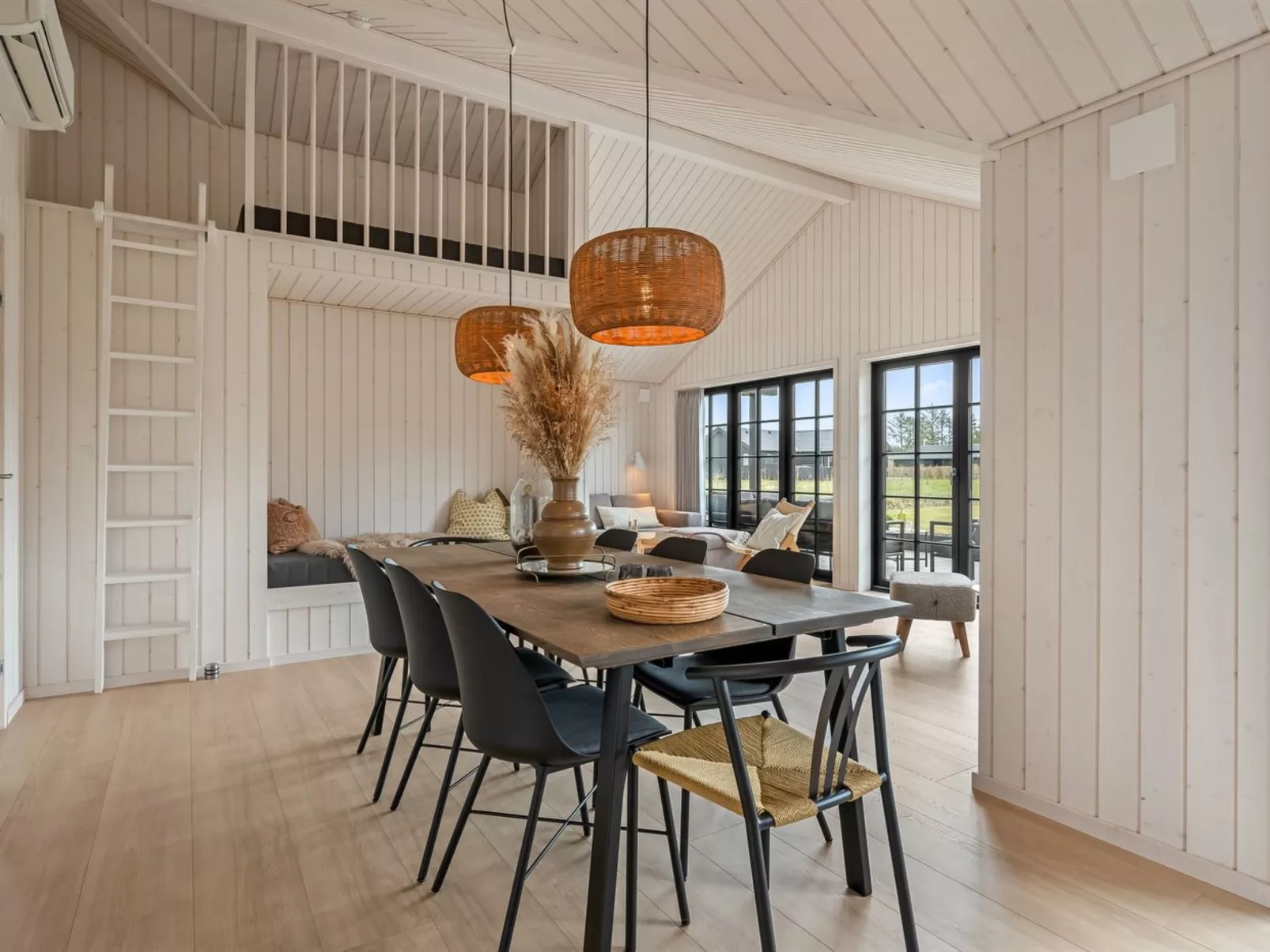 "Emin" - 2.8km from the sea - Drinnen