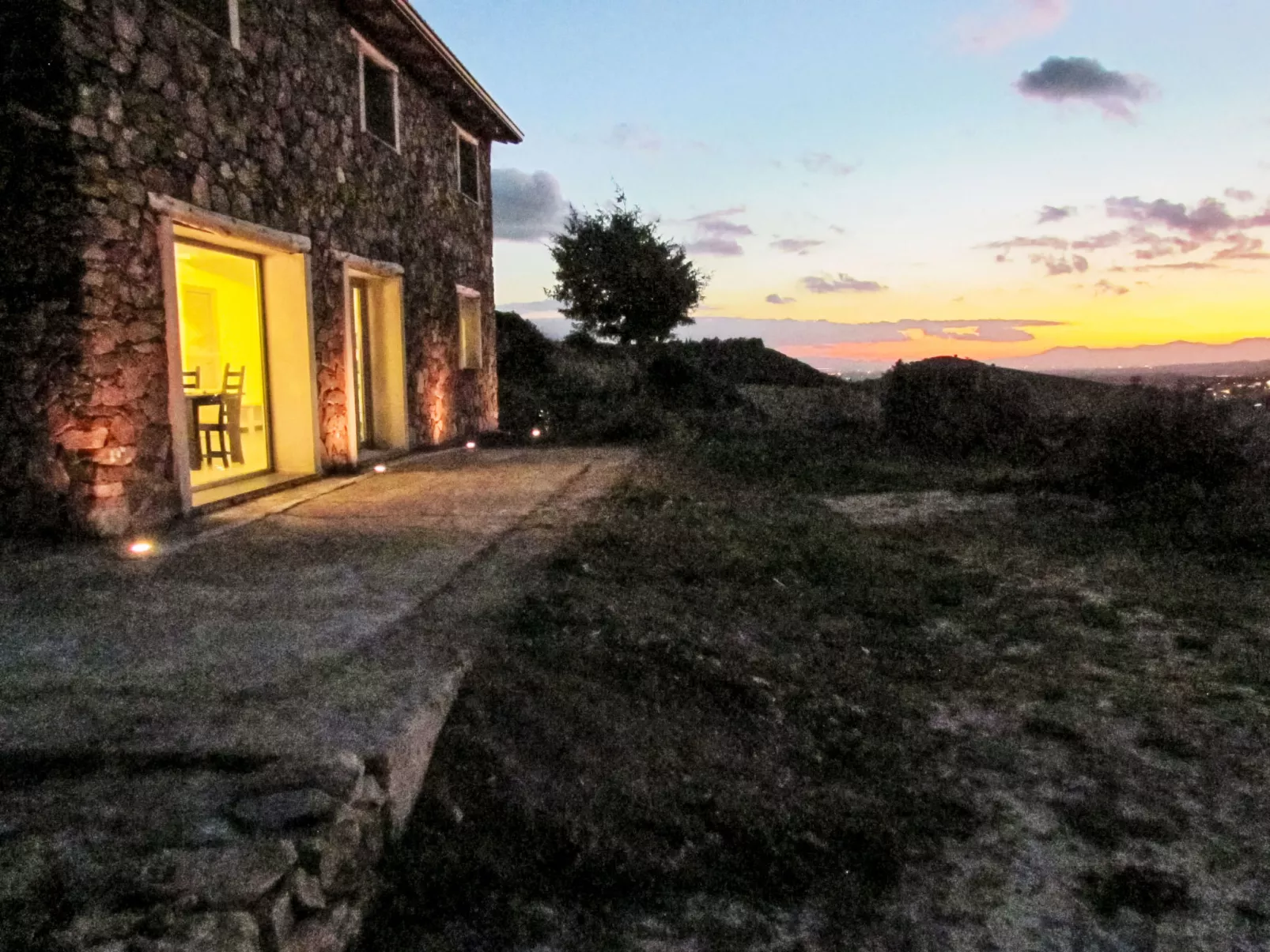 Stone Cottage - Outside