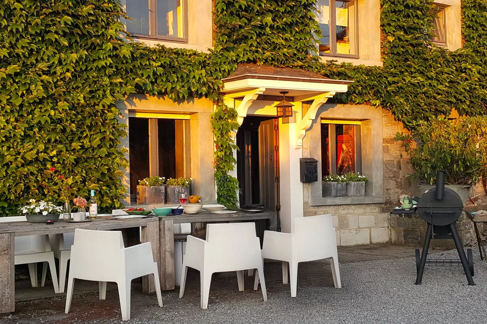 Au Foyer - Außenbereich Sommer