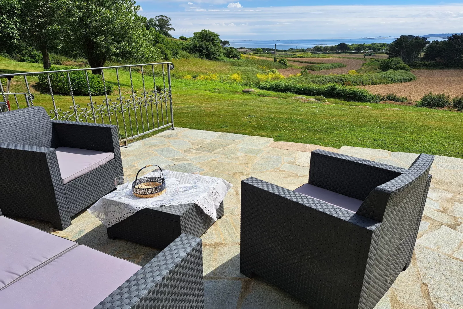 Granitsteinhaus in St Pol-de-Léon - Terrace balcony