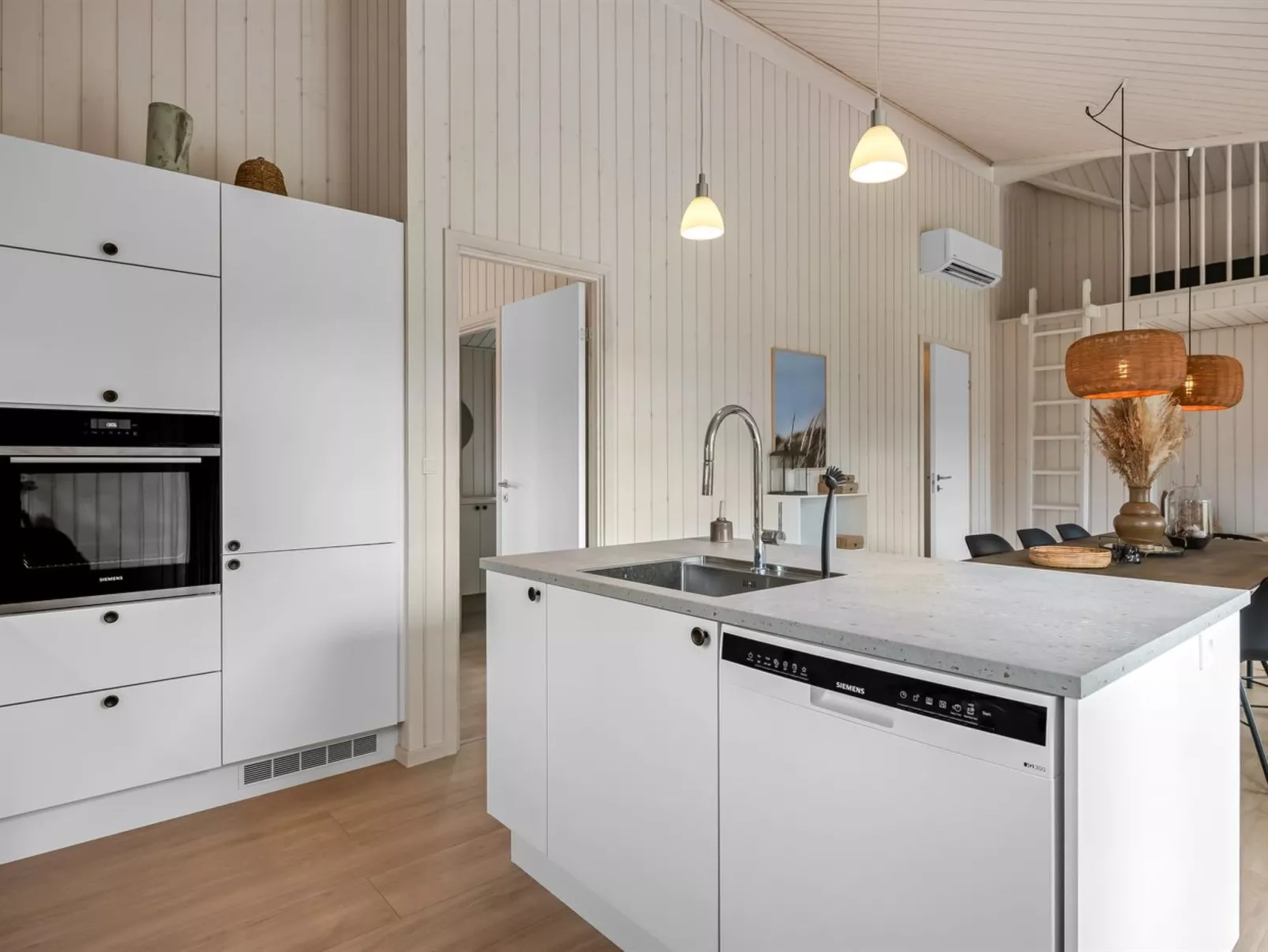 "Emin" - 2.8km from the sea - Drinnen