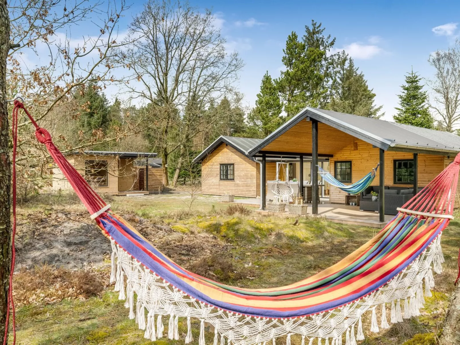 "Anu" - 2km to the fjord