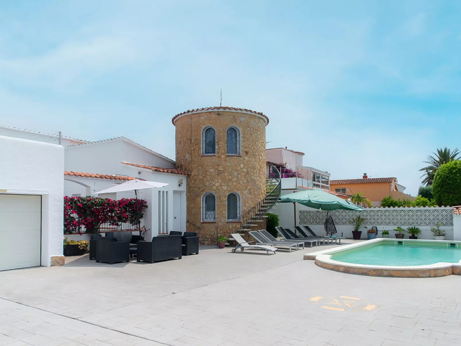 WELCS CASA 111 EMP con piscina