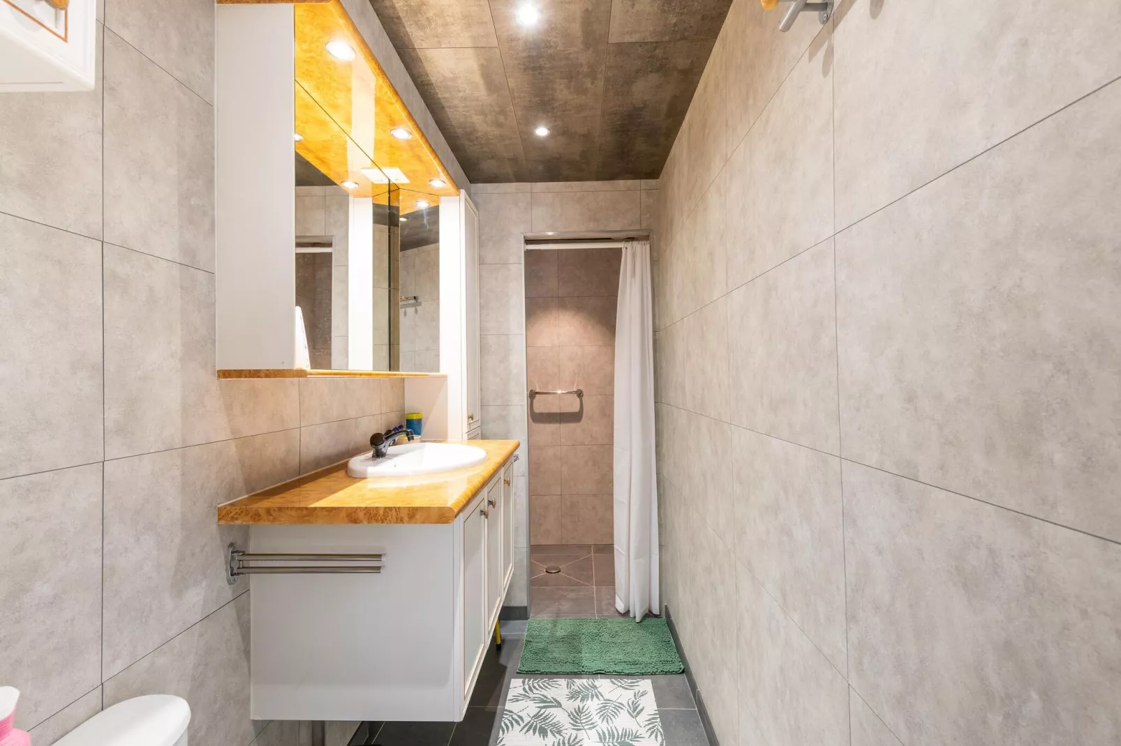 Paradisio-Bathroom
