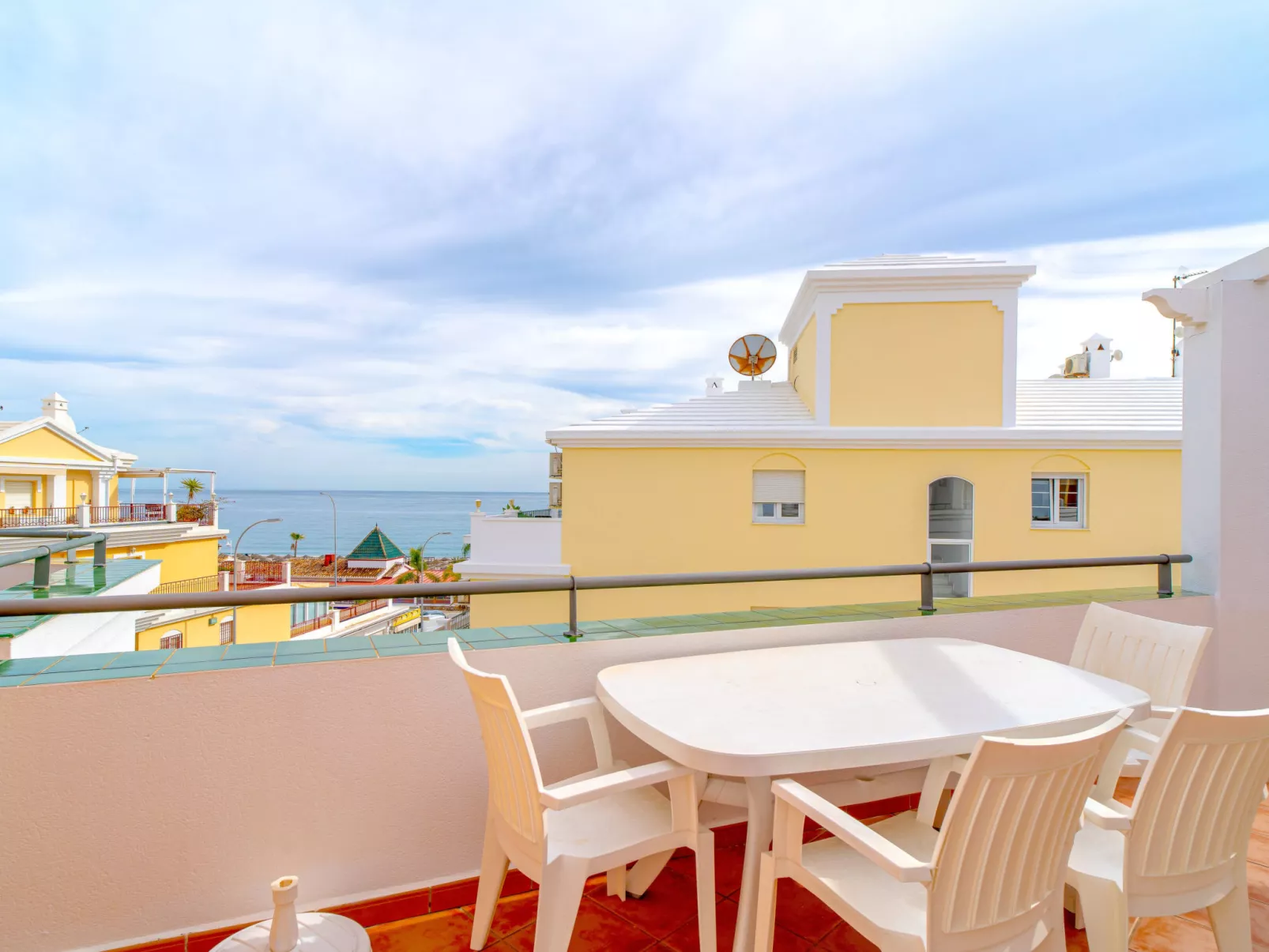 Rubarsal Burriana Beach 2F by Casasol