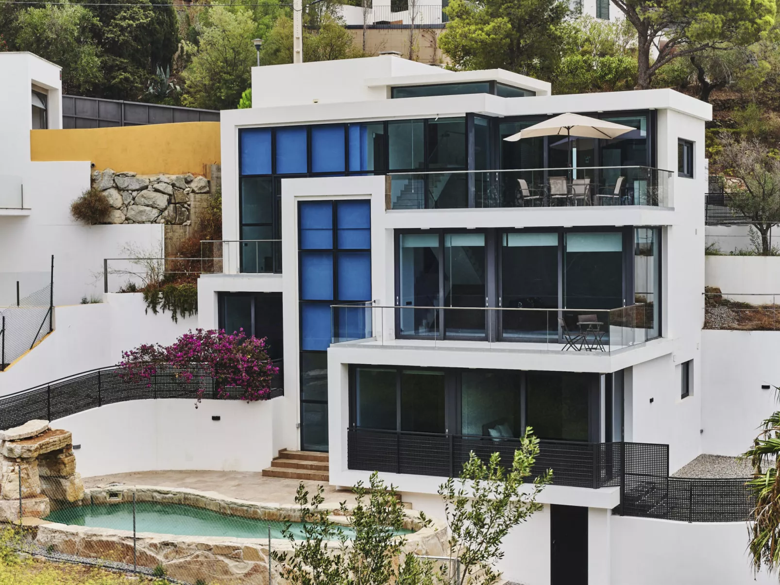 WELCS VILLA MODERNA 097 EMP con piscina