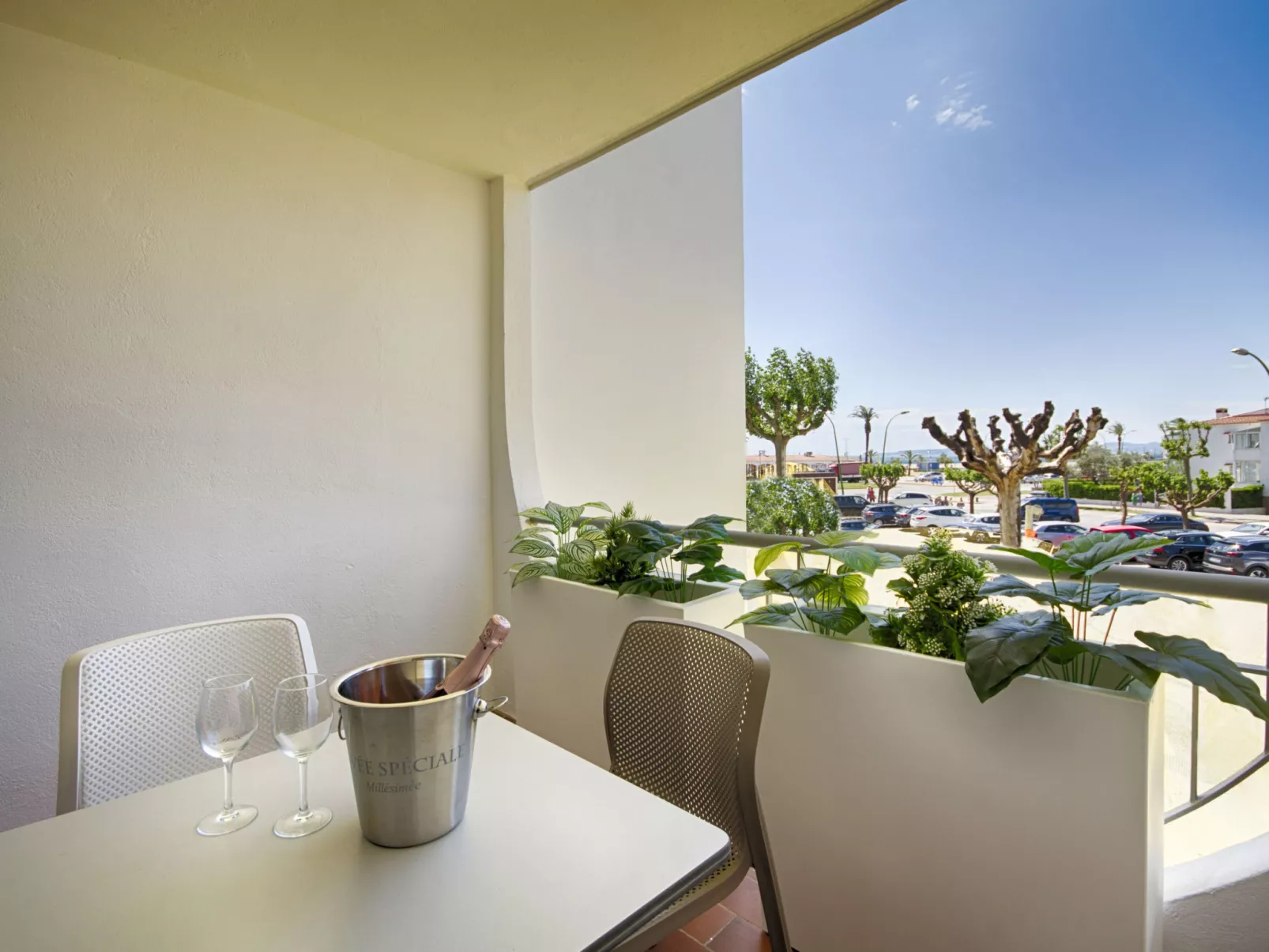 WELCS ESTUDIO PRECIOSO 049 EMP Frente al mar