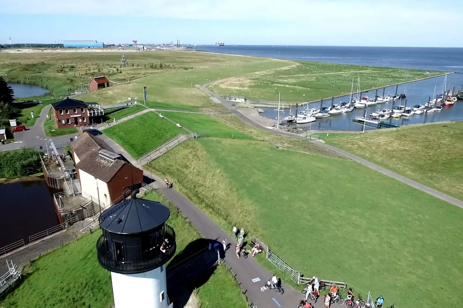 Neue Ferienwohnung in Cuxhaven-Gebiete Sommer 5 km