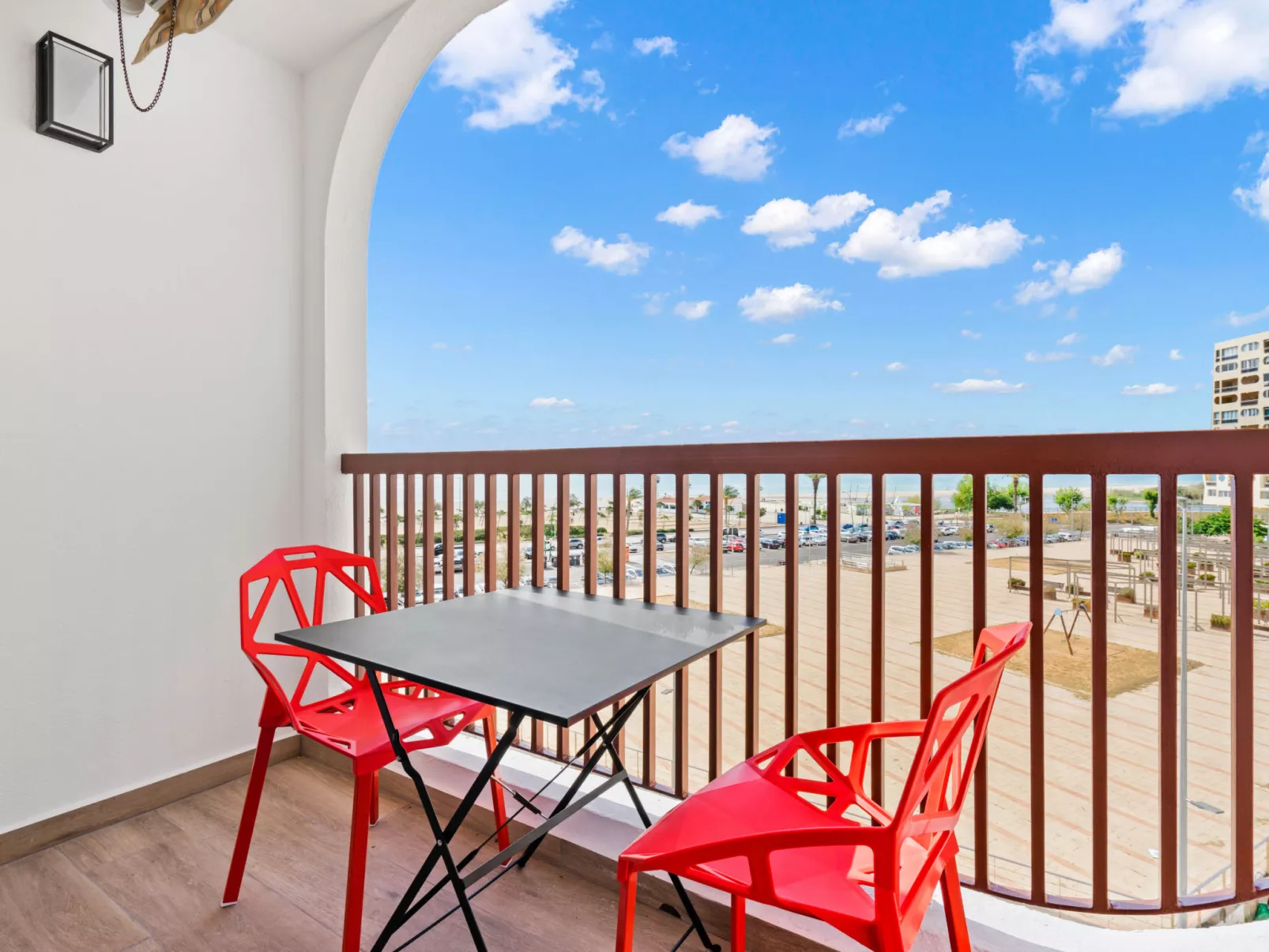 WELCS ESTUDIO 070 EMP frente al Mar