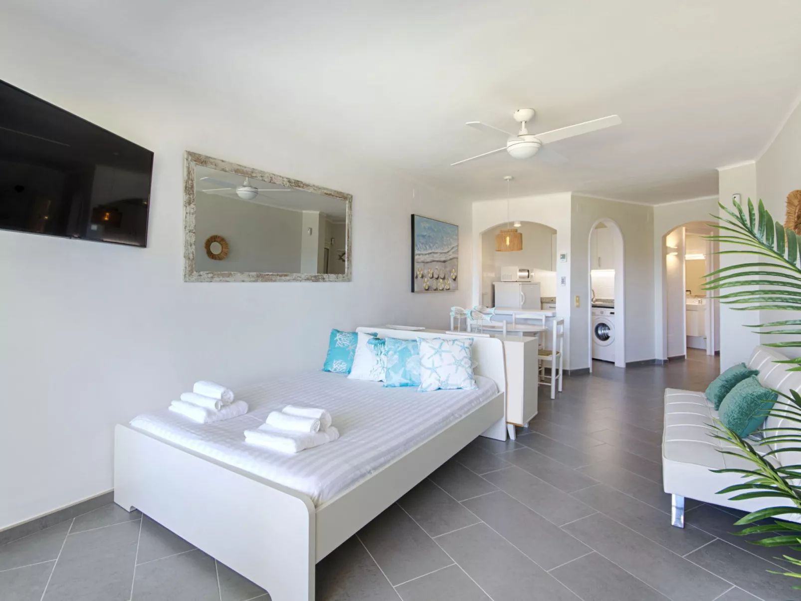 WELCS ESTUDIO PRECIOSO 049 EMP Frente al mar