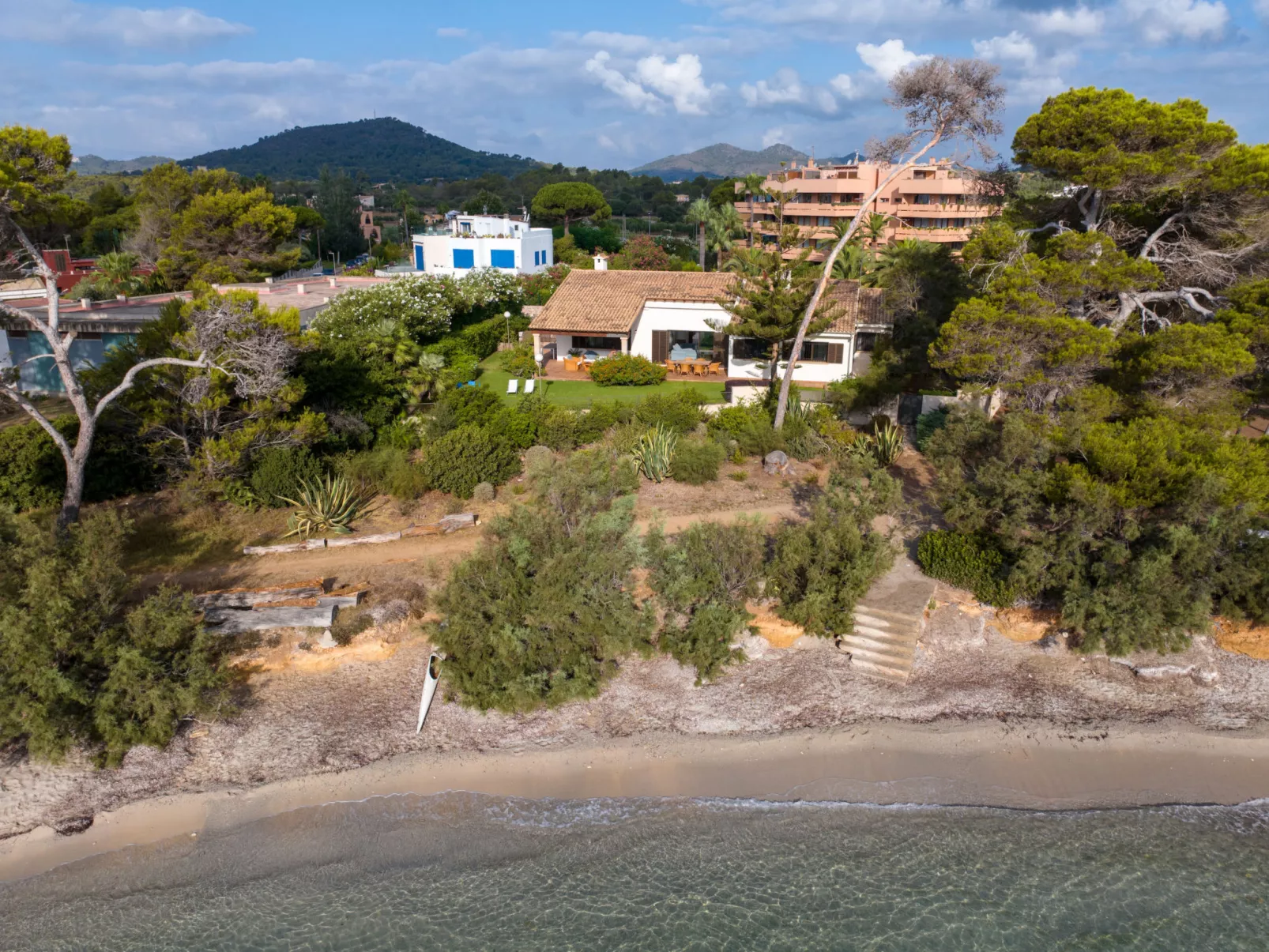 VILLA ES PINARO - BEACH FRONT