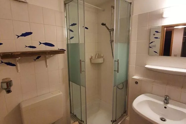2-Raum-App / 48 qm / 18 DG rechts Kajüte 4 / 4 Pers-Bathroom