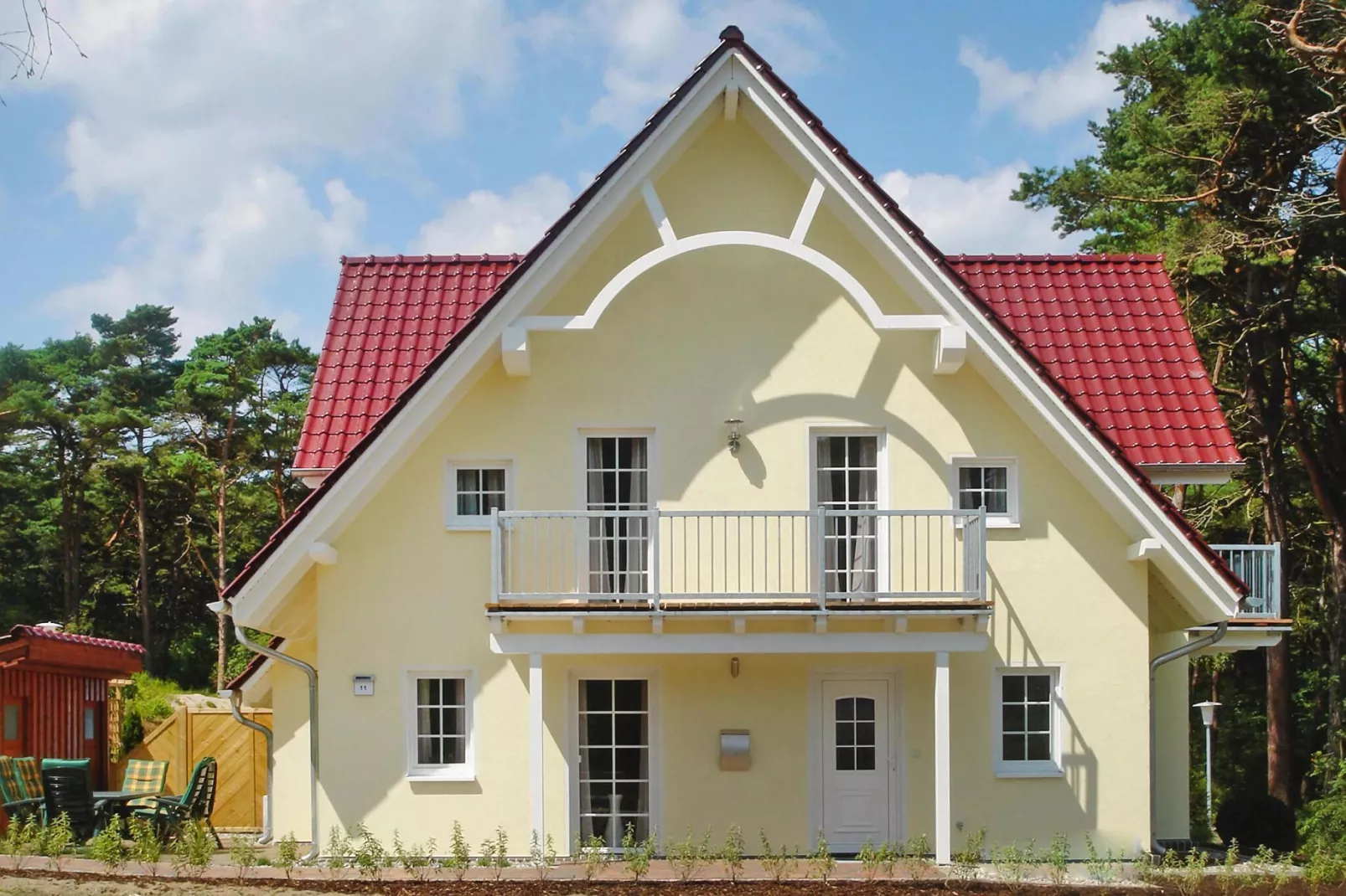DHH Bernsteinhaus rechts-Exterior summer