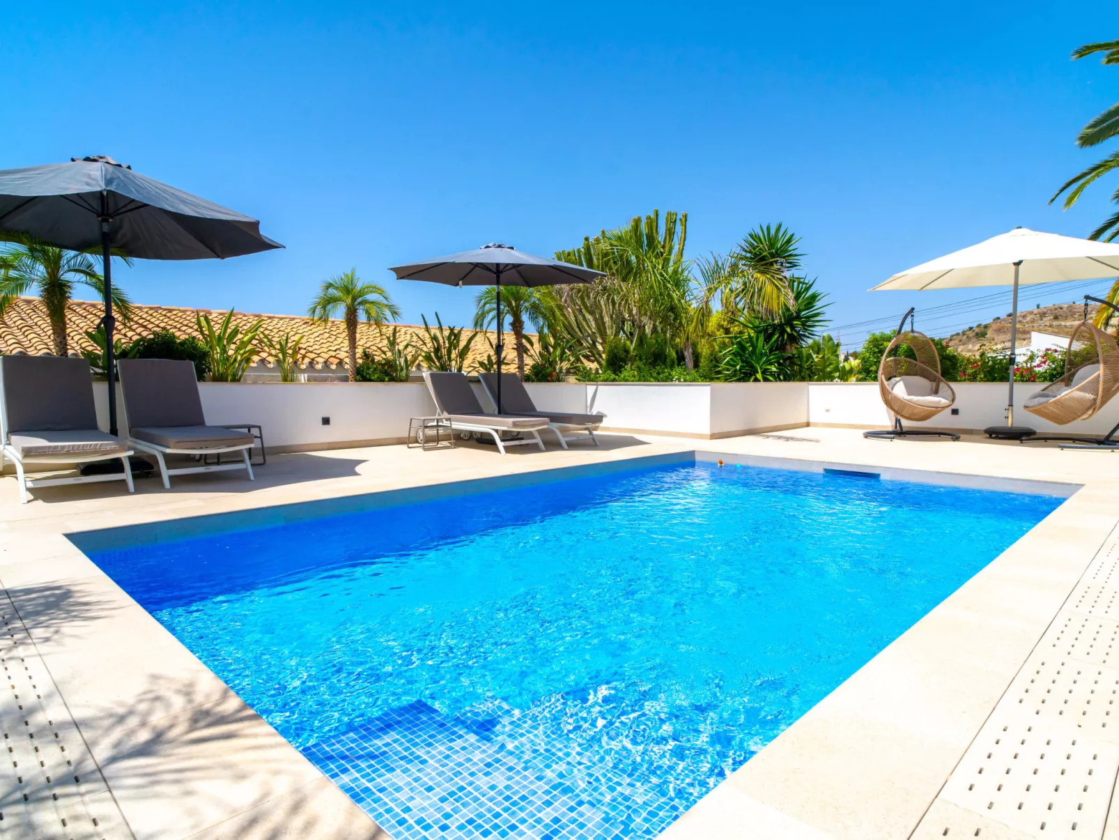 Villa Grand Pool Terrace by Casasol - Draußen