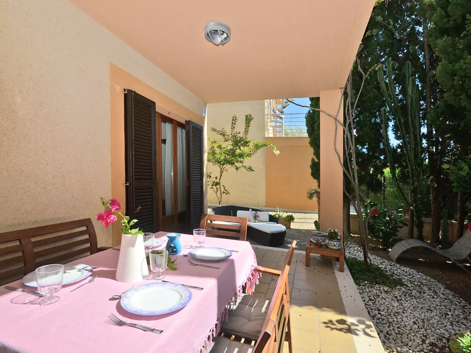 Amparo Luca - Drinnen