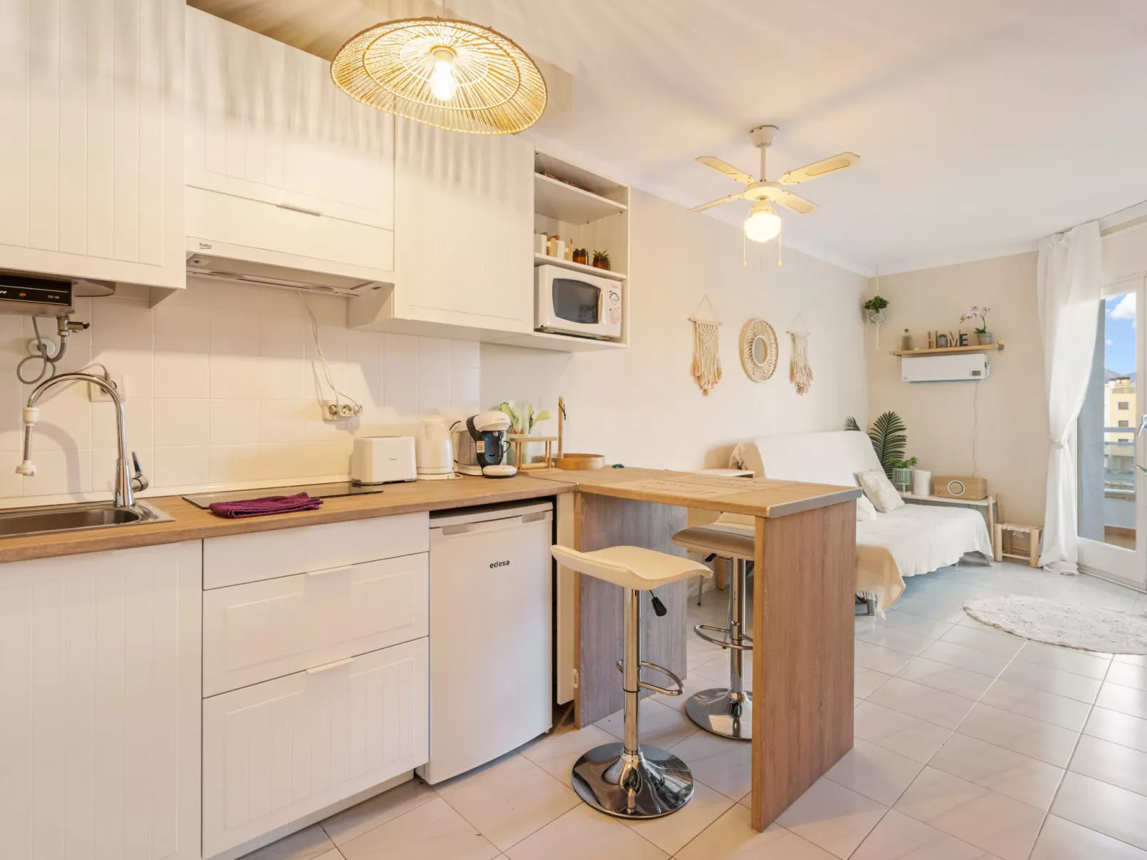 WELCS APARTAMENTO 055 EMP con terraza y vistas - Inside