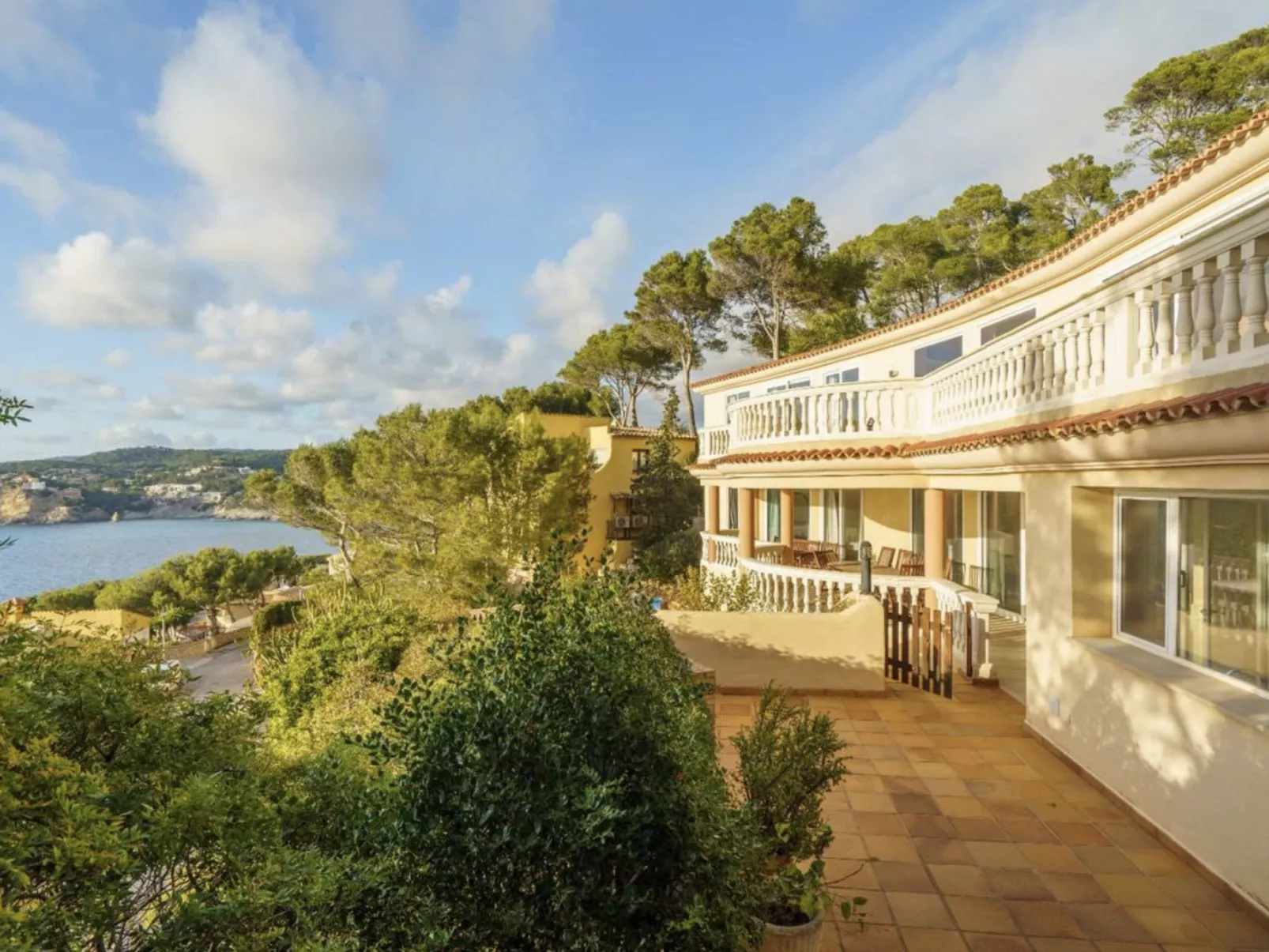 VILLA CAMP DE MAR SEA VIEW - Outside