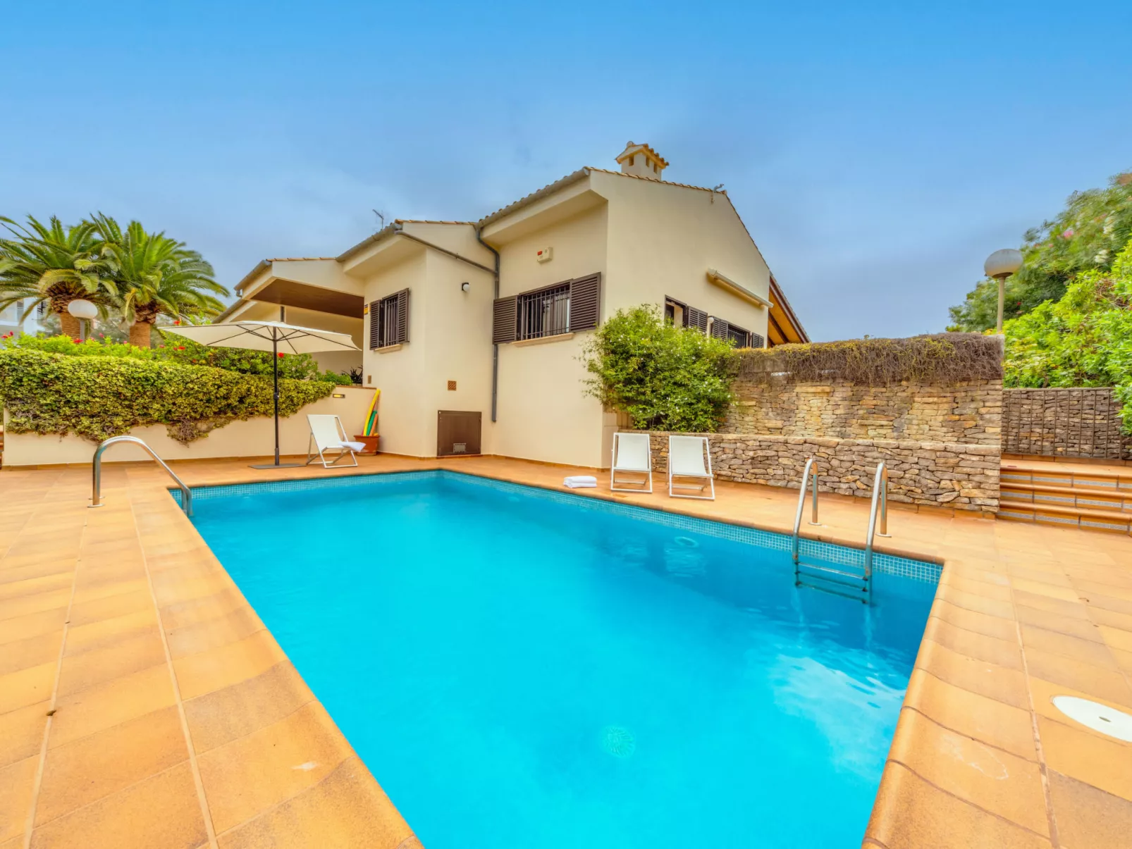 VILLA ES PINARO - BEACH FRONT - Draußen