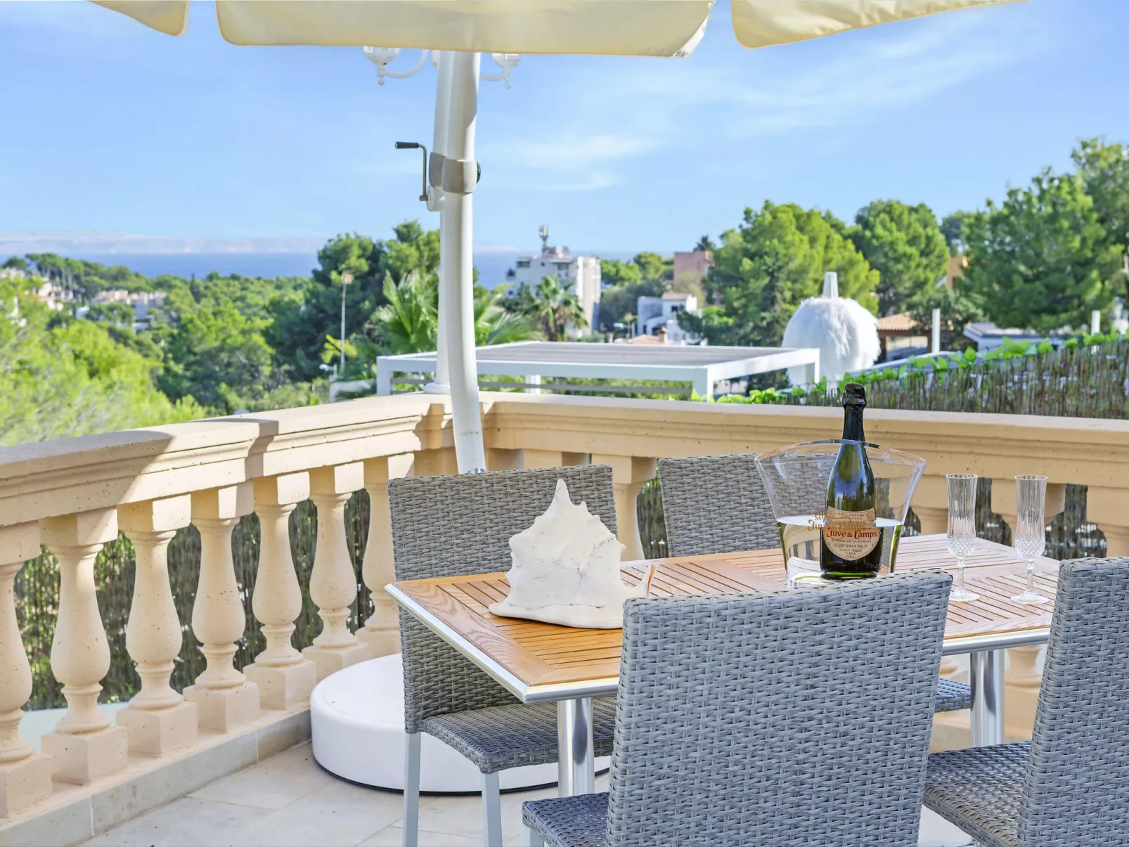 VILLA MARIA PORTALS NOUS by Priority - Draußen