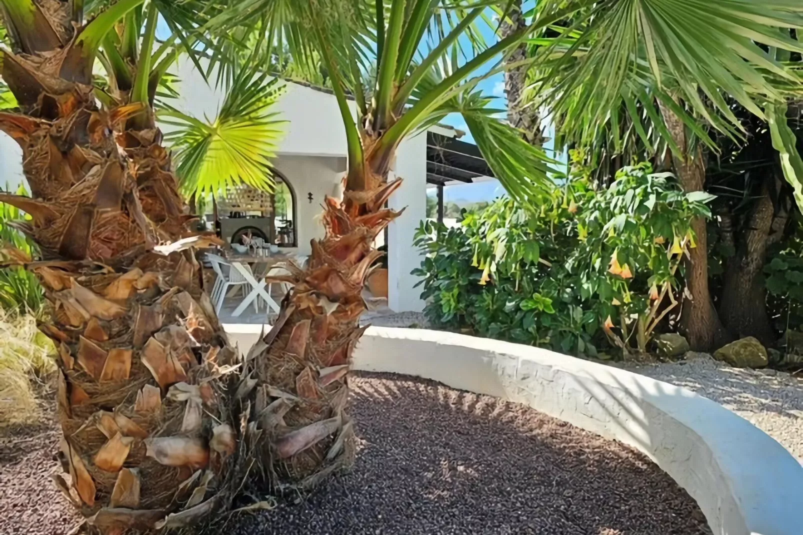 Finca de Piedra-Gardens summer