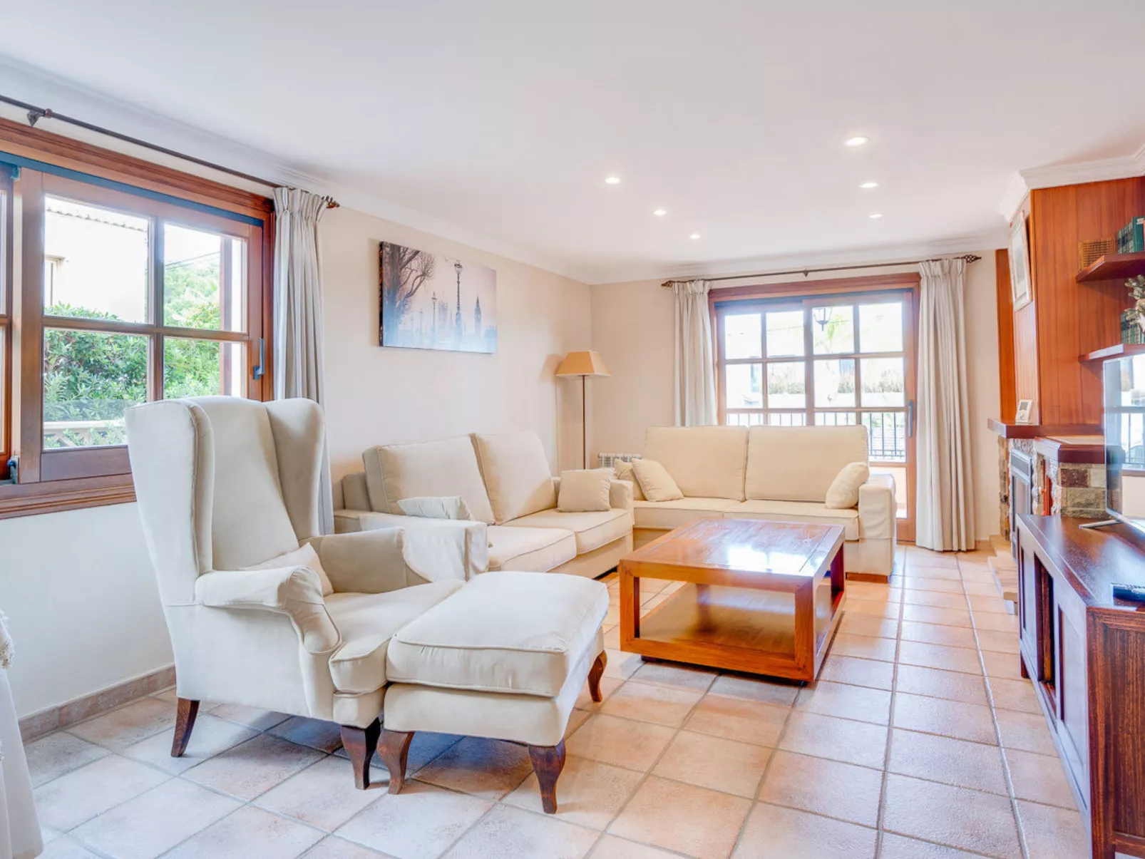 VILLA PORTALS NOUS by Priority Villas - Drinnen