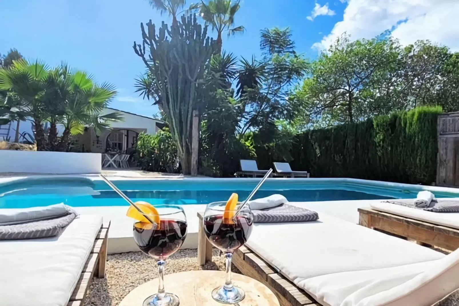 Finca de Piedra-Atmosphere