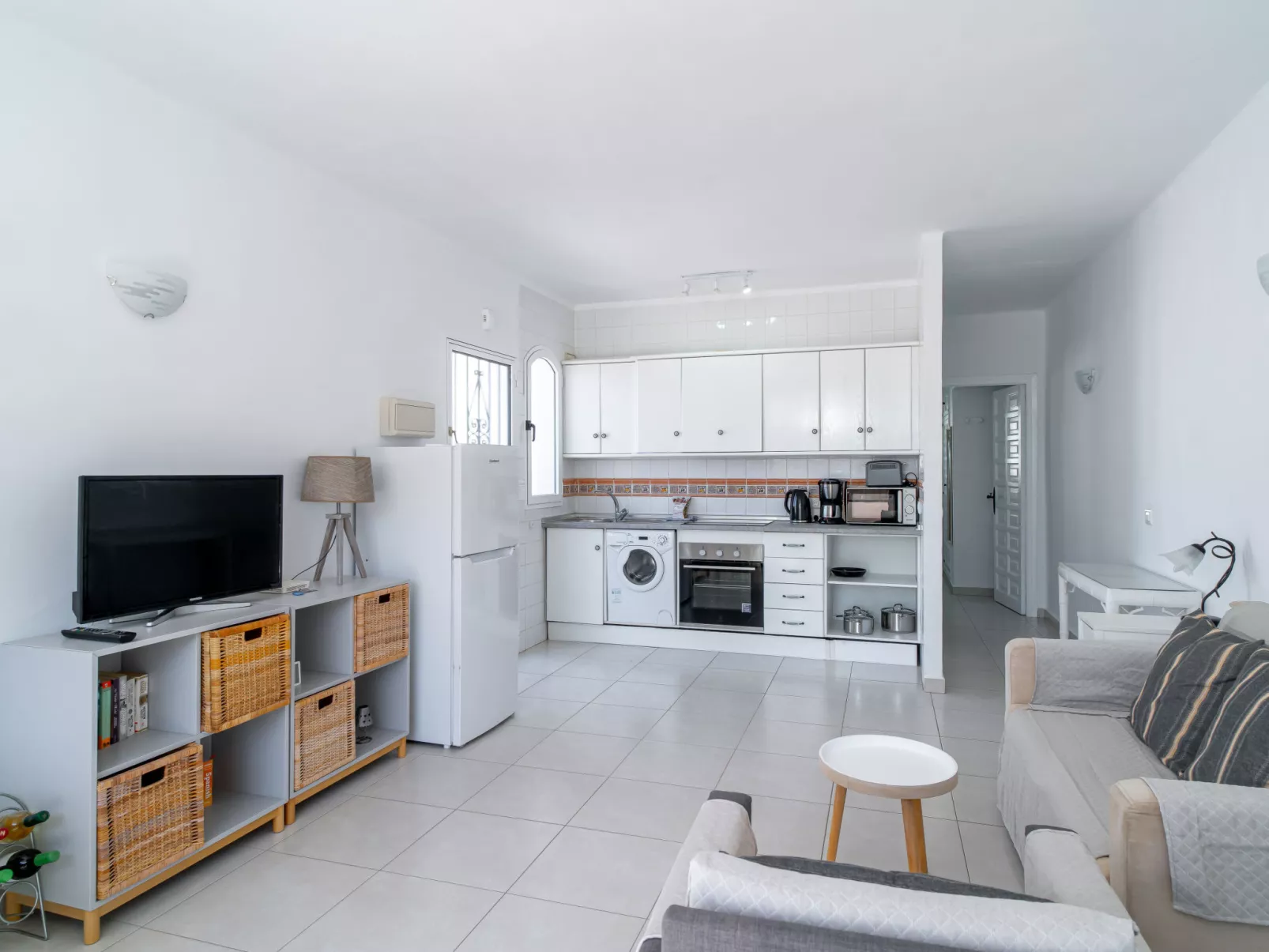 Hibiscos Seaview Terrace by Casasol - Inside