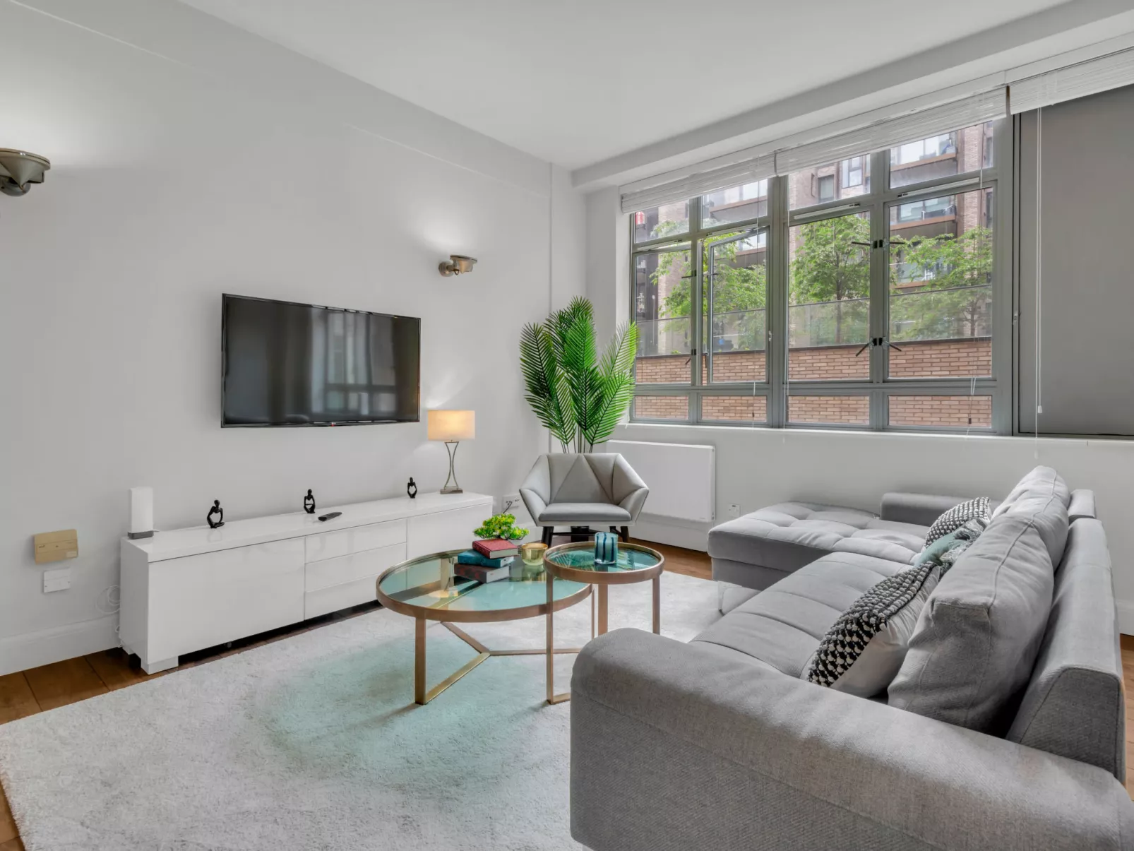 Lawerence apartment - Inside