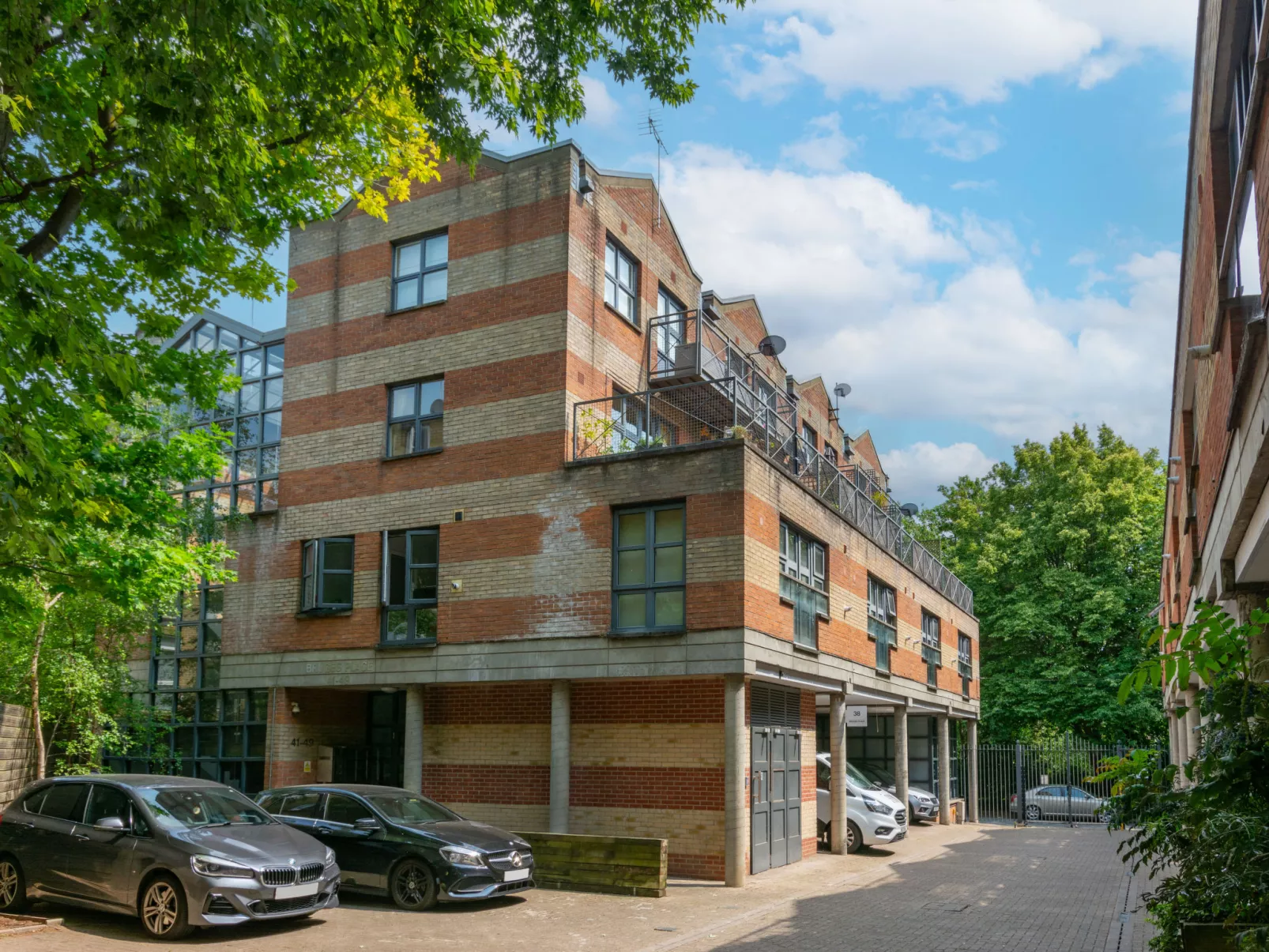 Camden Studio - Outside