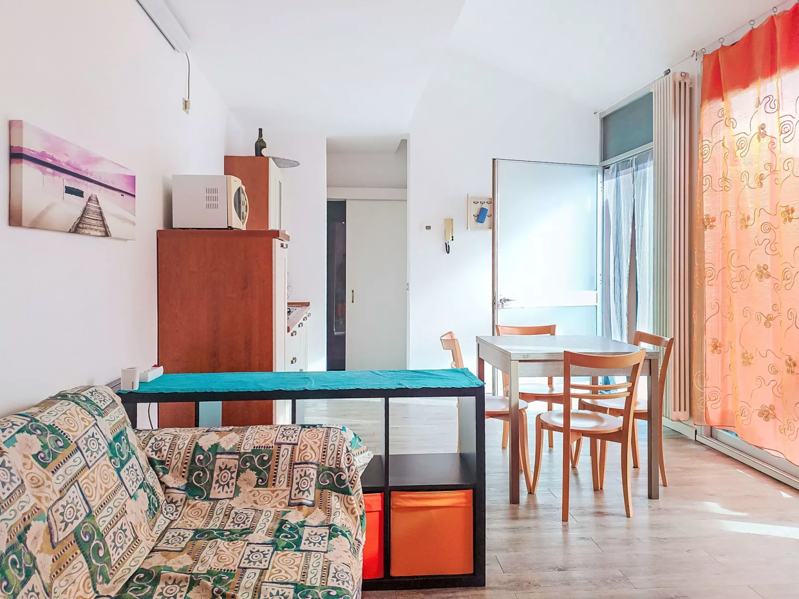 Lake & Pool - Dedans