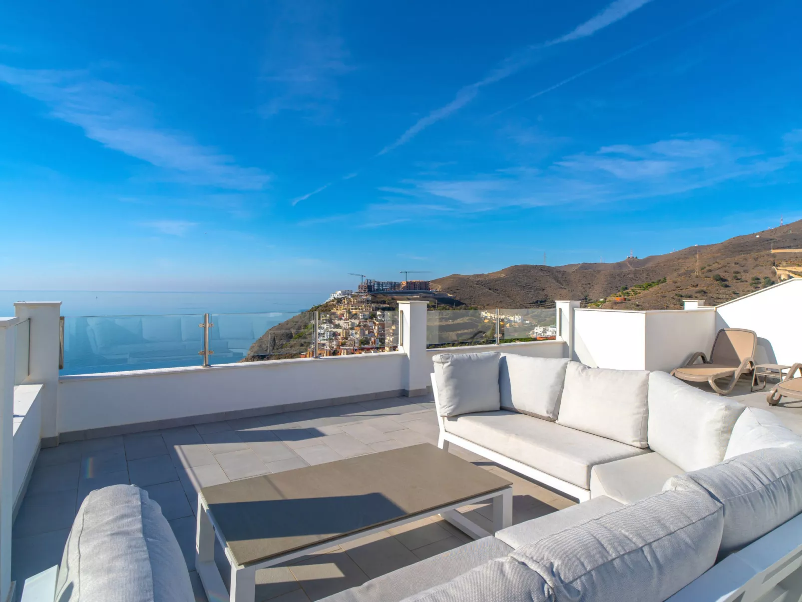 Terrazas de Ladera Duplex 10 by Casasol - Drinnen