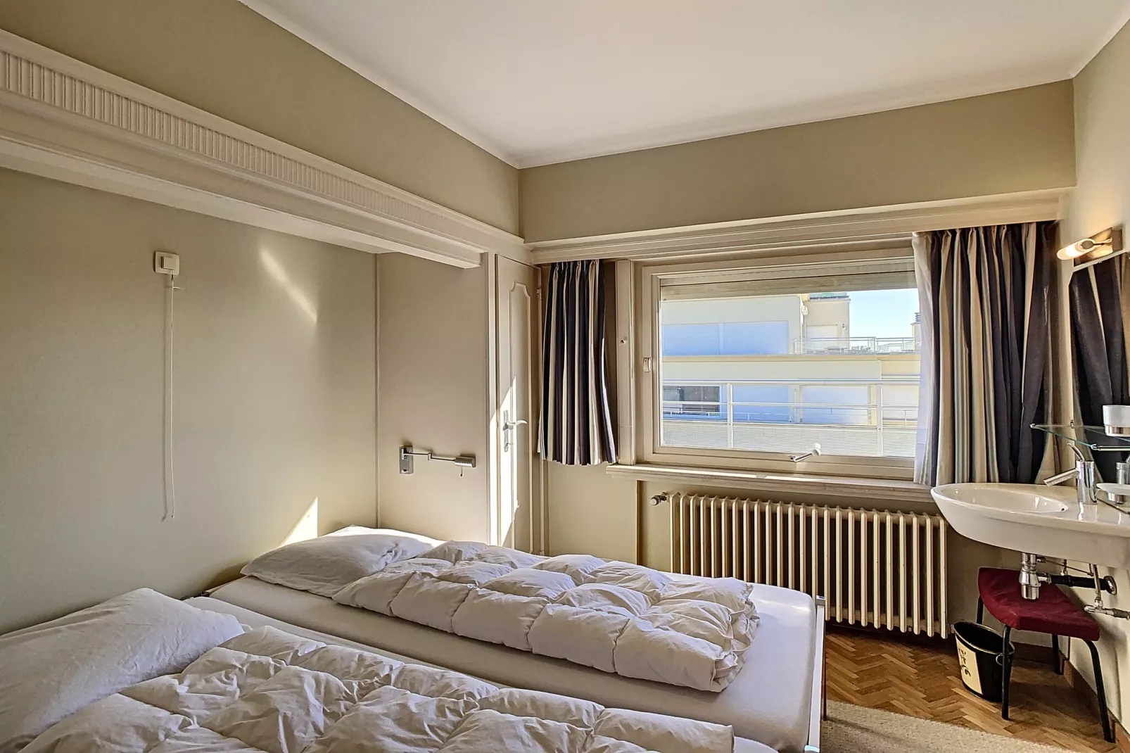 Queens 81 - Bedroom