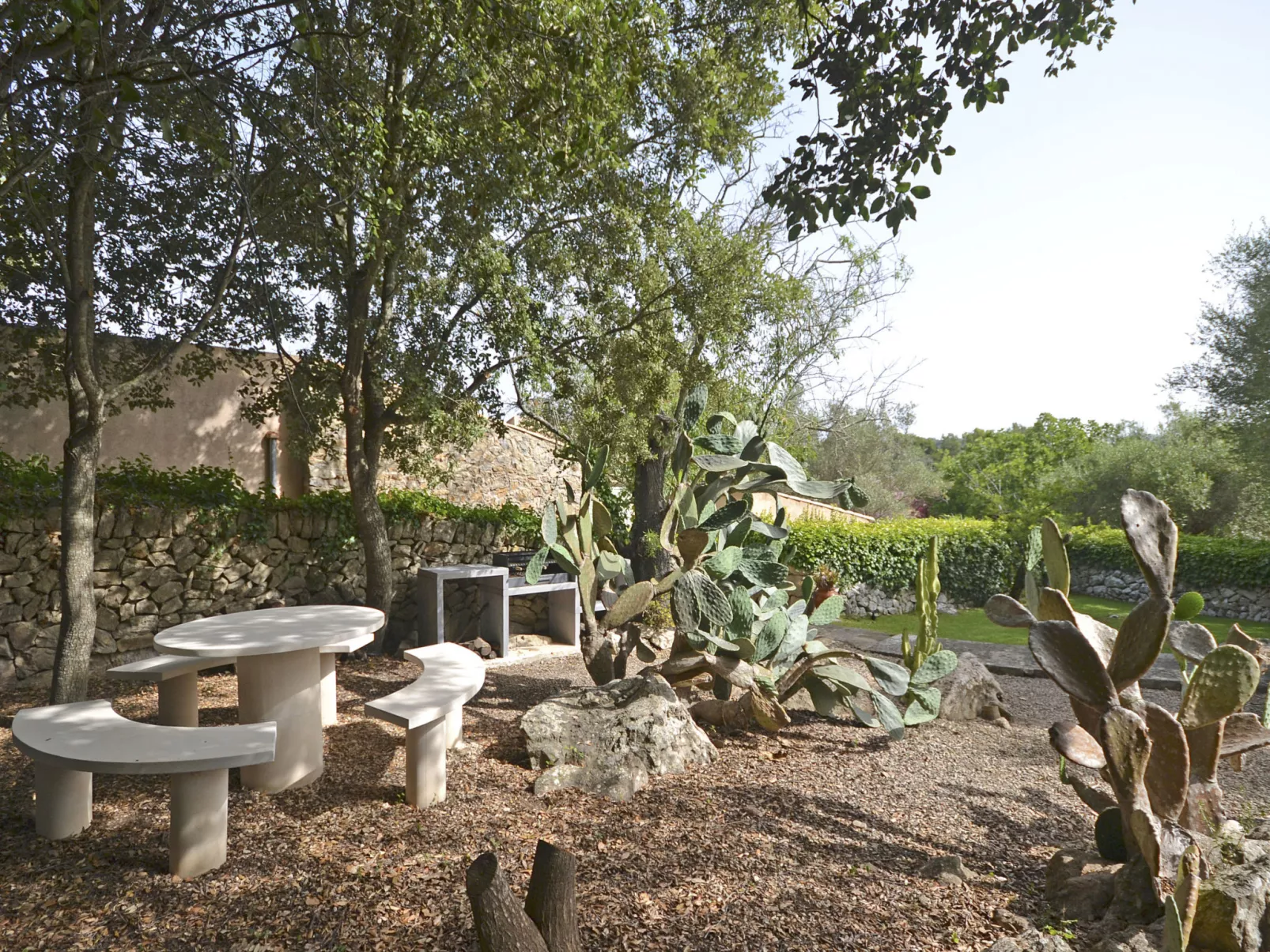 Es Romagueral - Outside