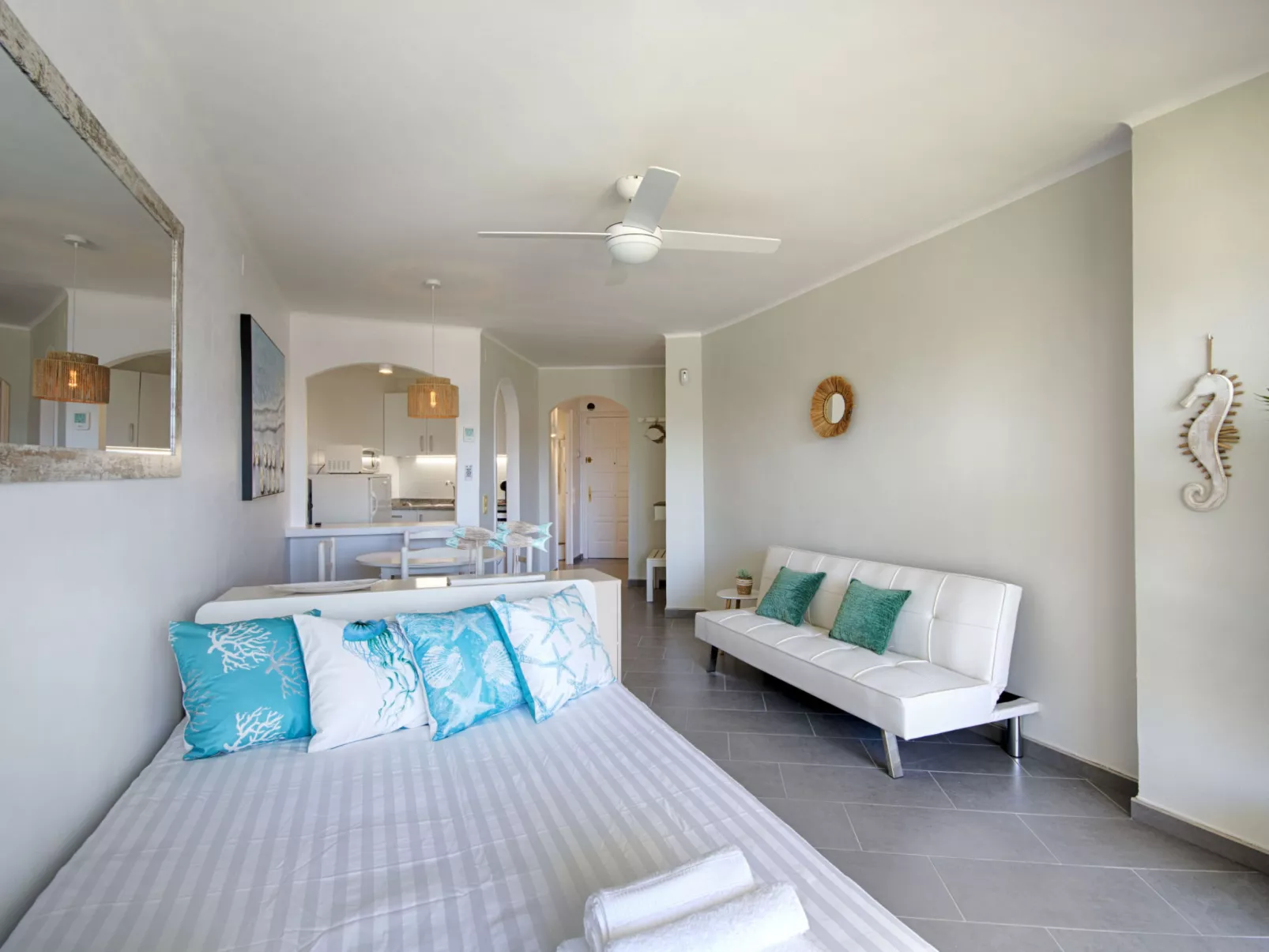 WELCS ESTUDIO PRECIOSO 049 EMP Frente al mar - Drinnen