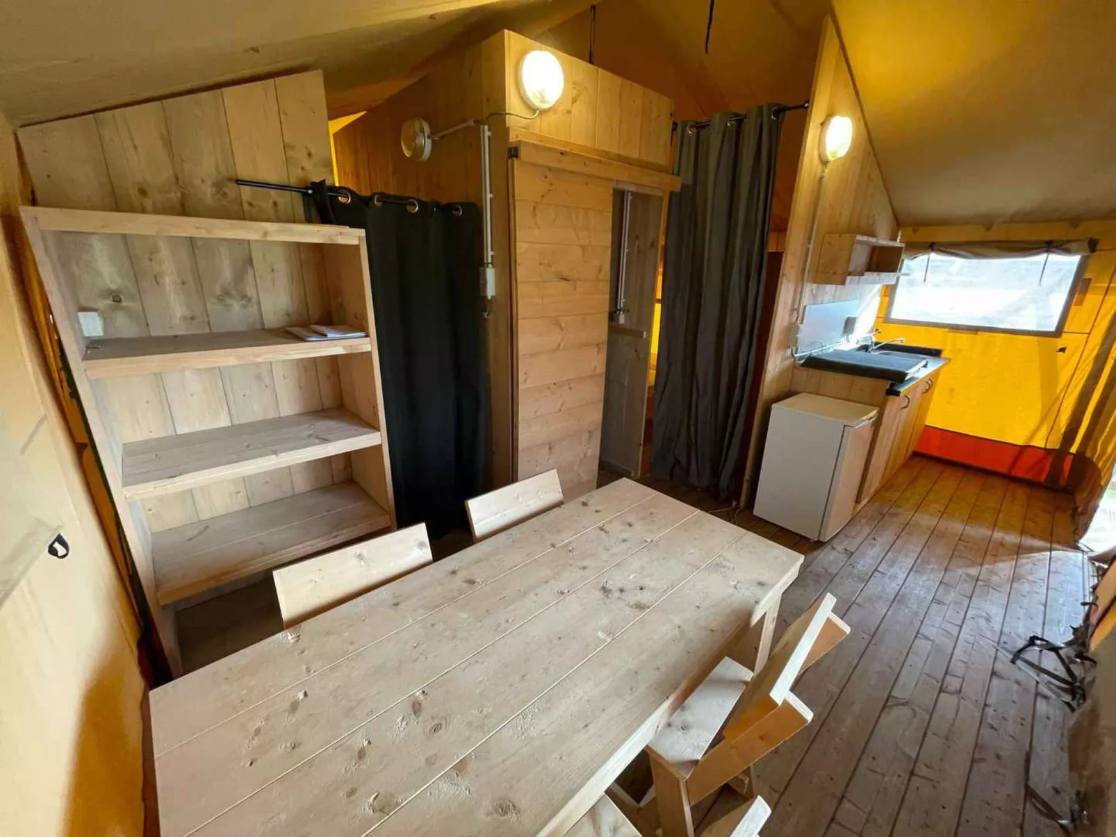 Vakantiepark Klein Strand - Glamping 4p - Dedans