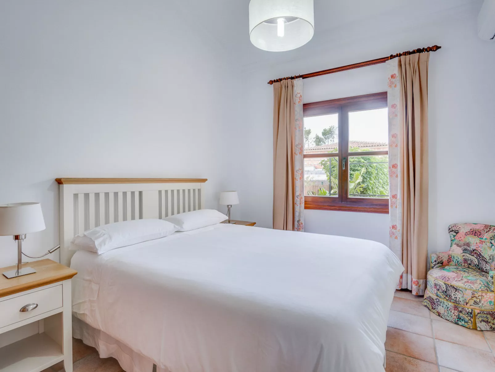 VILLA PORTALS NOUS by Priority Villas - Drinnen