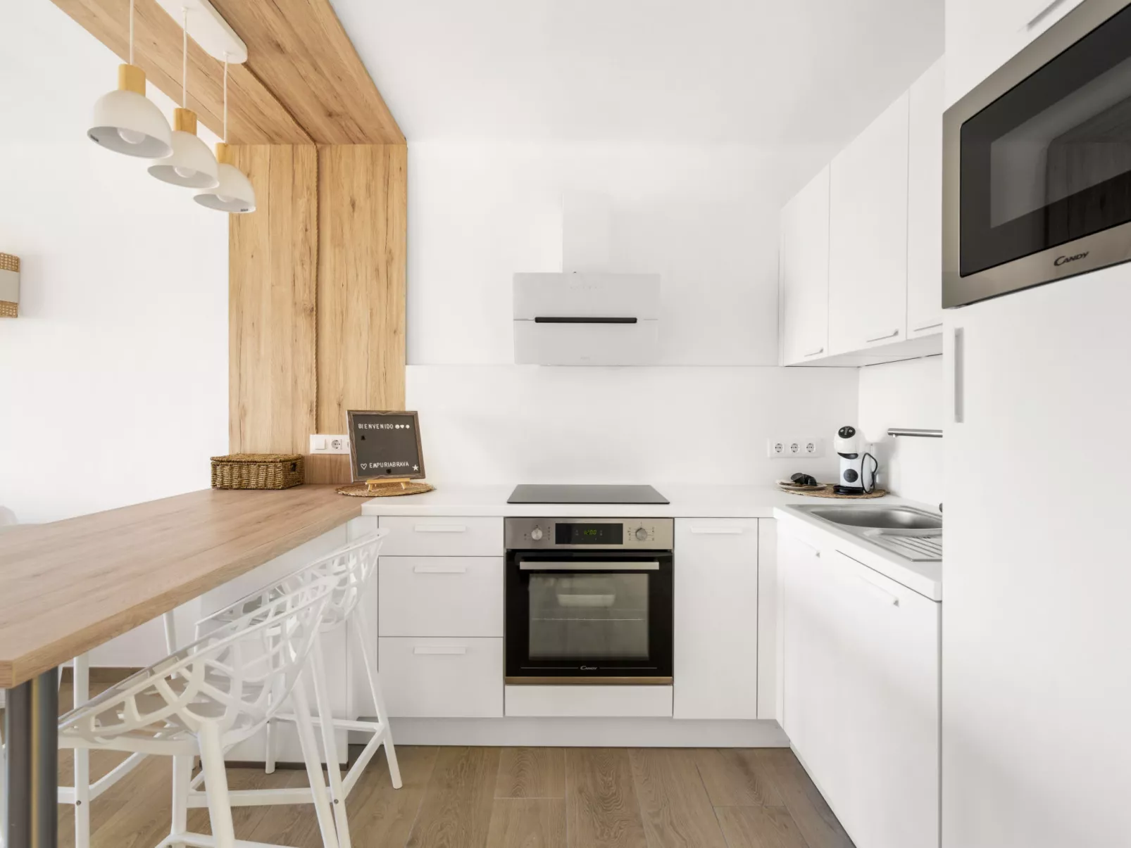 WELCS APARTAMENTO 101 EMP con vistas al Mar - Drinnen