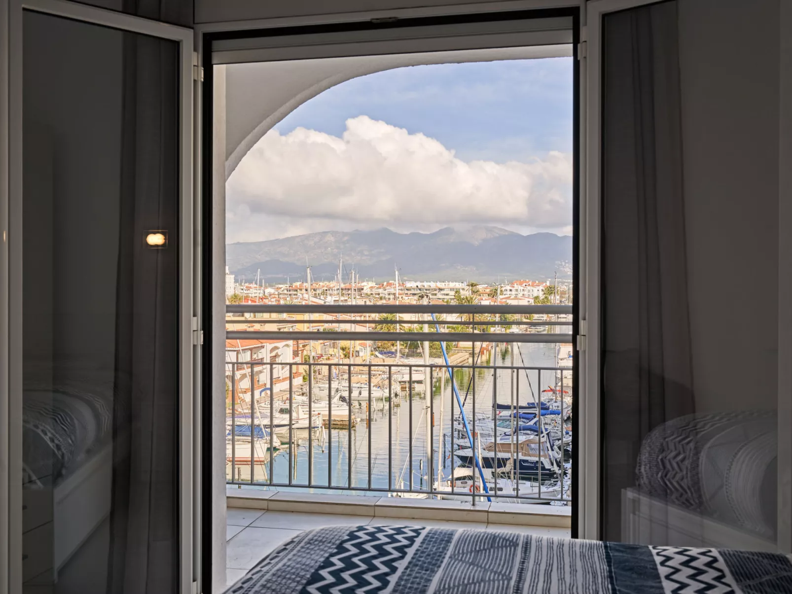 WELCS DUPLEX 026 EMP frente al canal y vistas - Drinnen