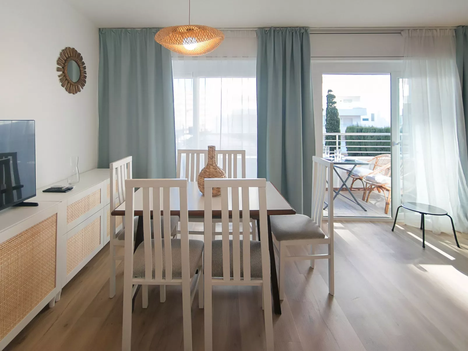 WELCS APARTAMENTO 224 EMP con TERRAZA - Drinnen