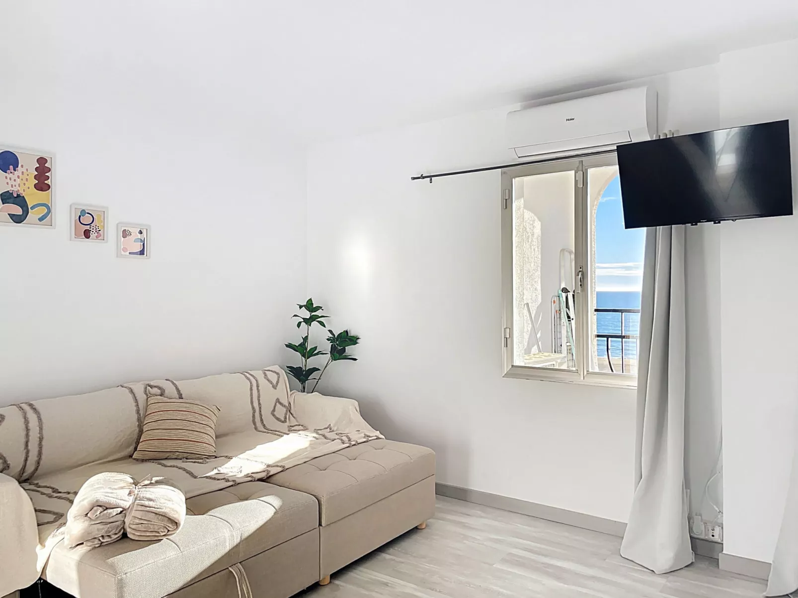 WELCS ESTUDIO 266 EMP con vista al mar - Inside
