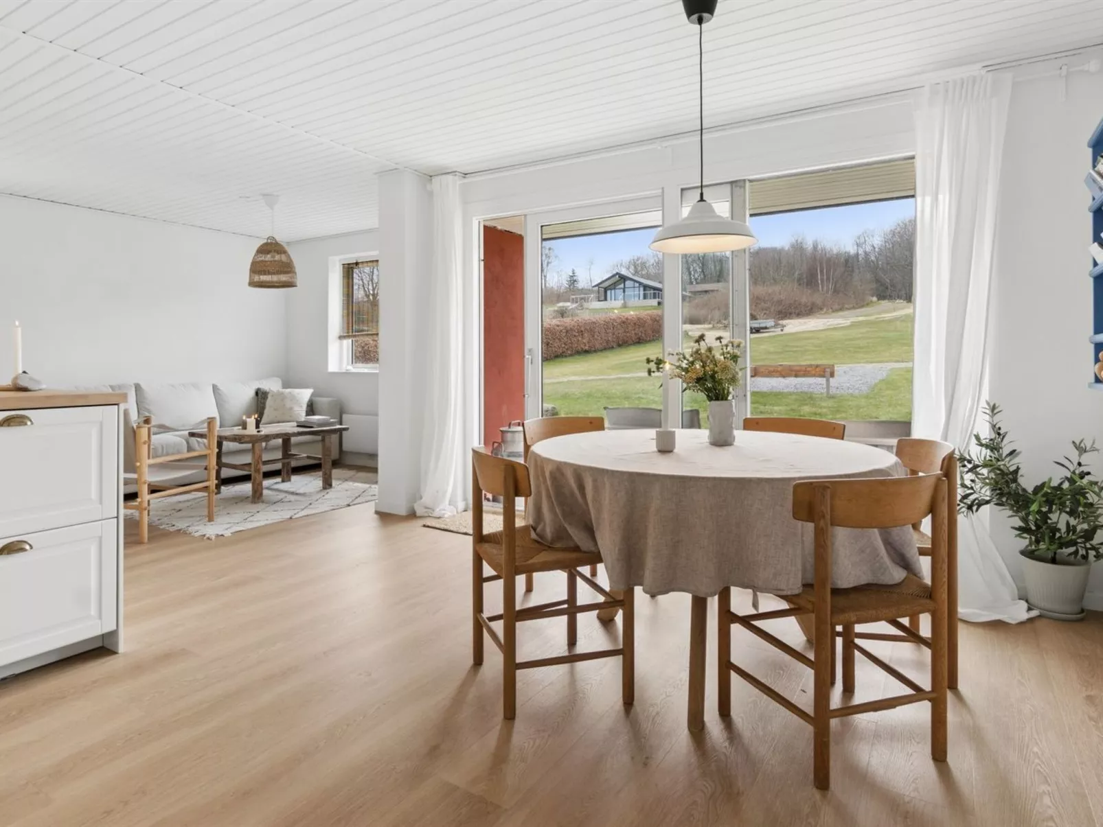 "Maksimilian" - 300m from the sea - Drinnen