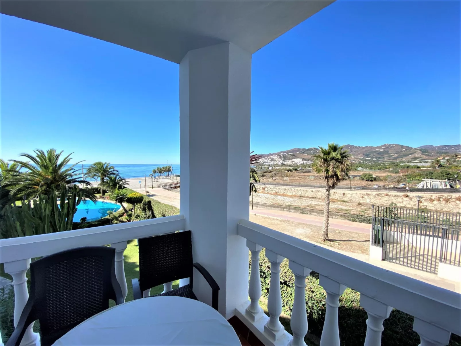 Stella Maris Beachfront 1A by Casasol - Dehors